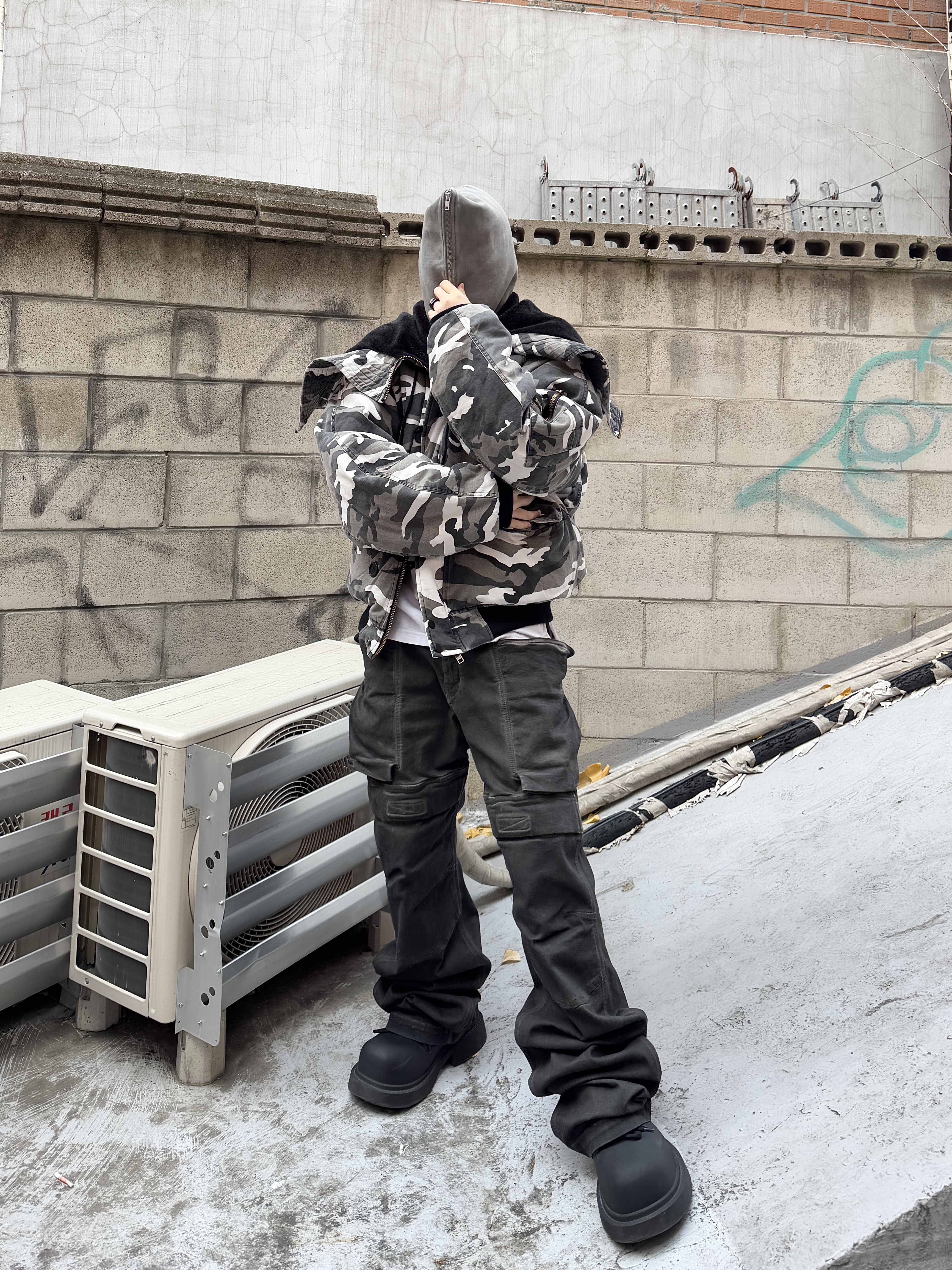 Project G/R Oversized N2b Jacket Khaki, Entire Studios Full Zip Rhino 착용 스타일 - 2