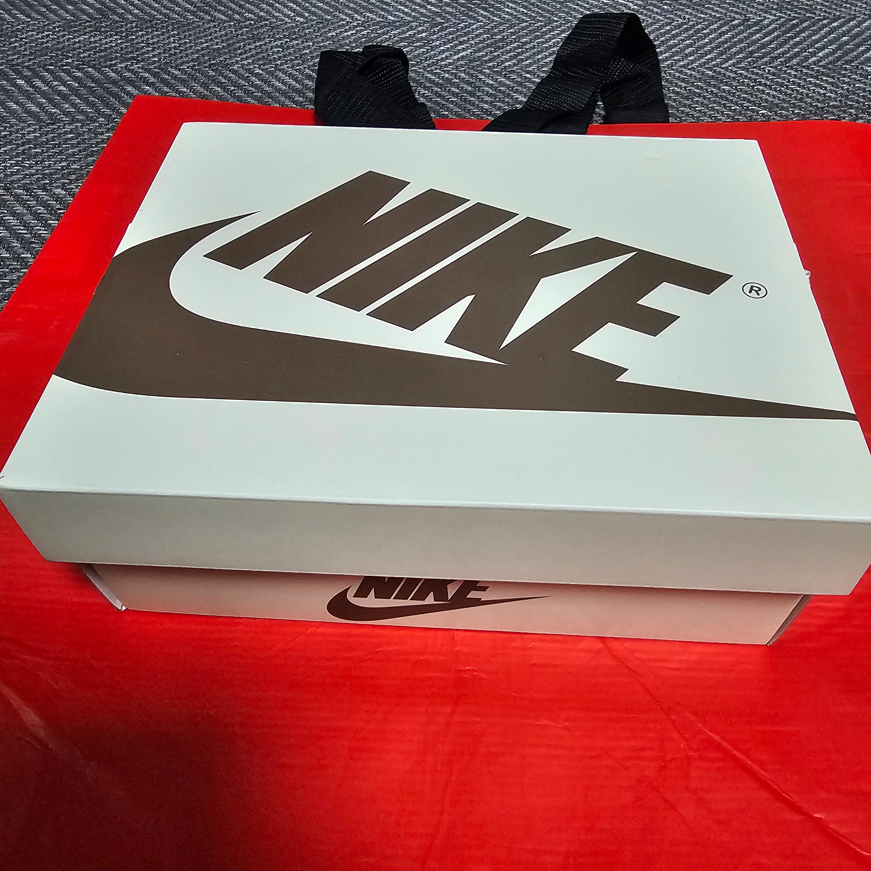 (PS) Jordan 1 x Travis Scott Retro Low OG SP Velvet Brown and Dark Mocha, Jordan 1 Retro Low OG Black Toe 착용 스타일 - 10