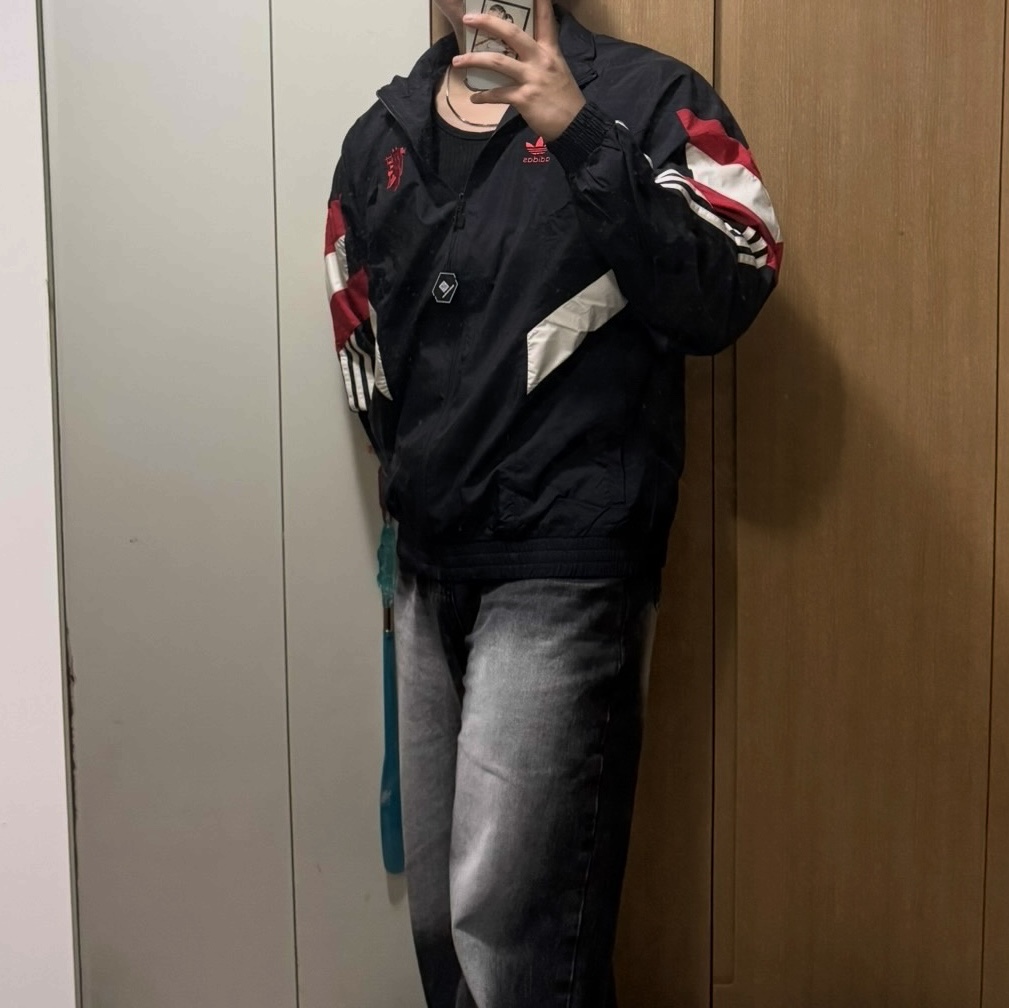 Adidas Manchester United Originals Track Top Black Red - KR Sizing 착용 스타일 - 1