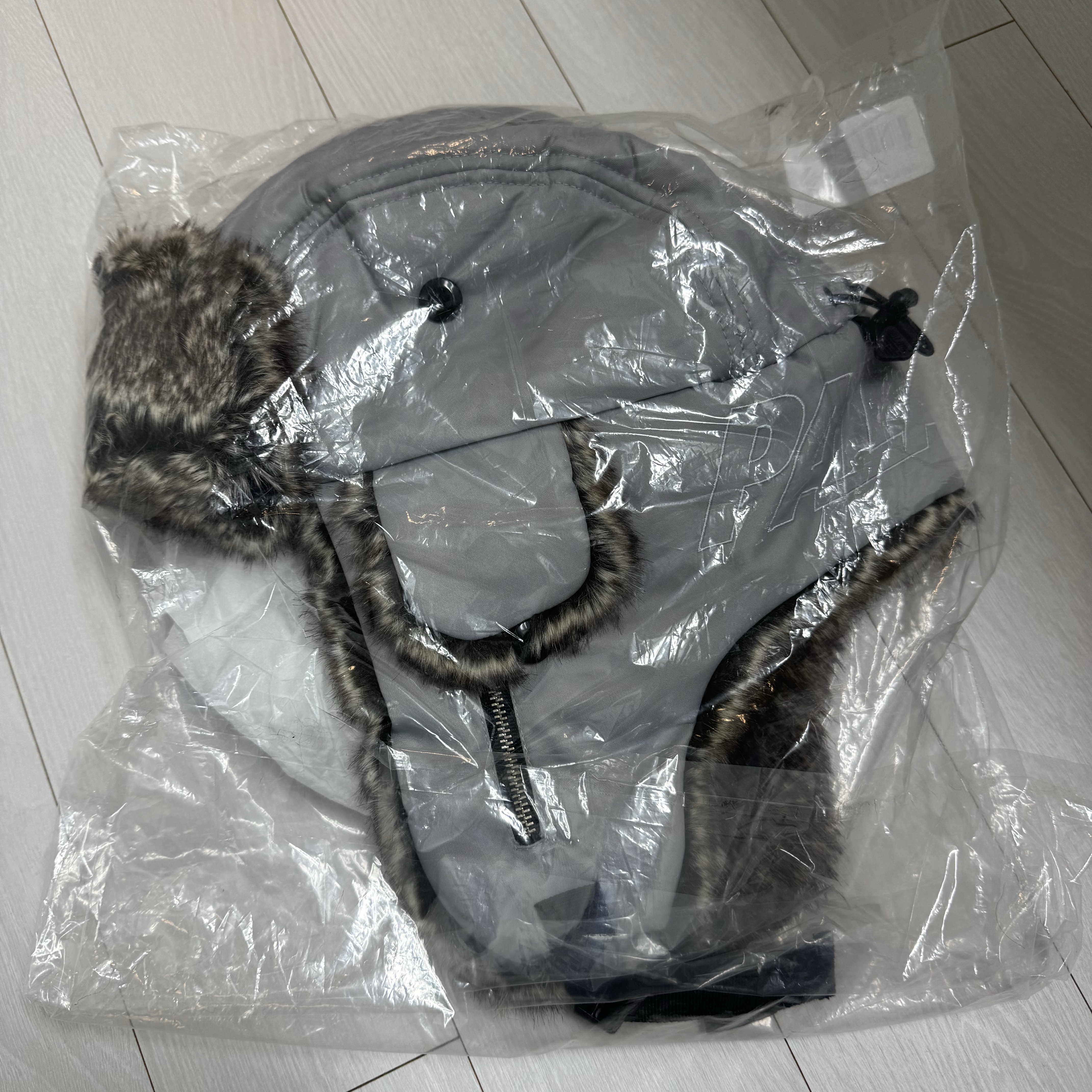 Palace P2B Reverso Fur Trooper Concrete Grey - 24FW 착용 스타일
