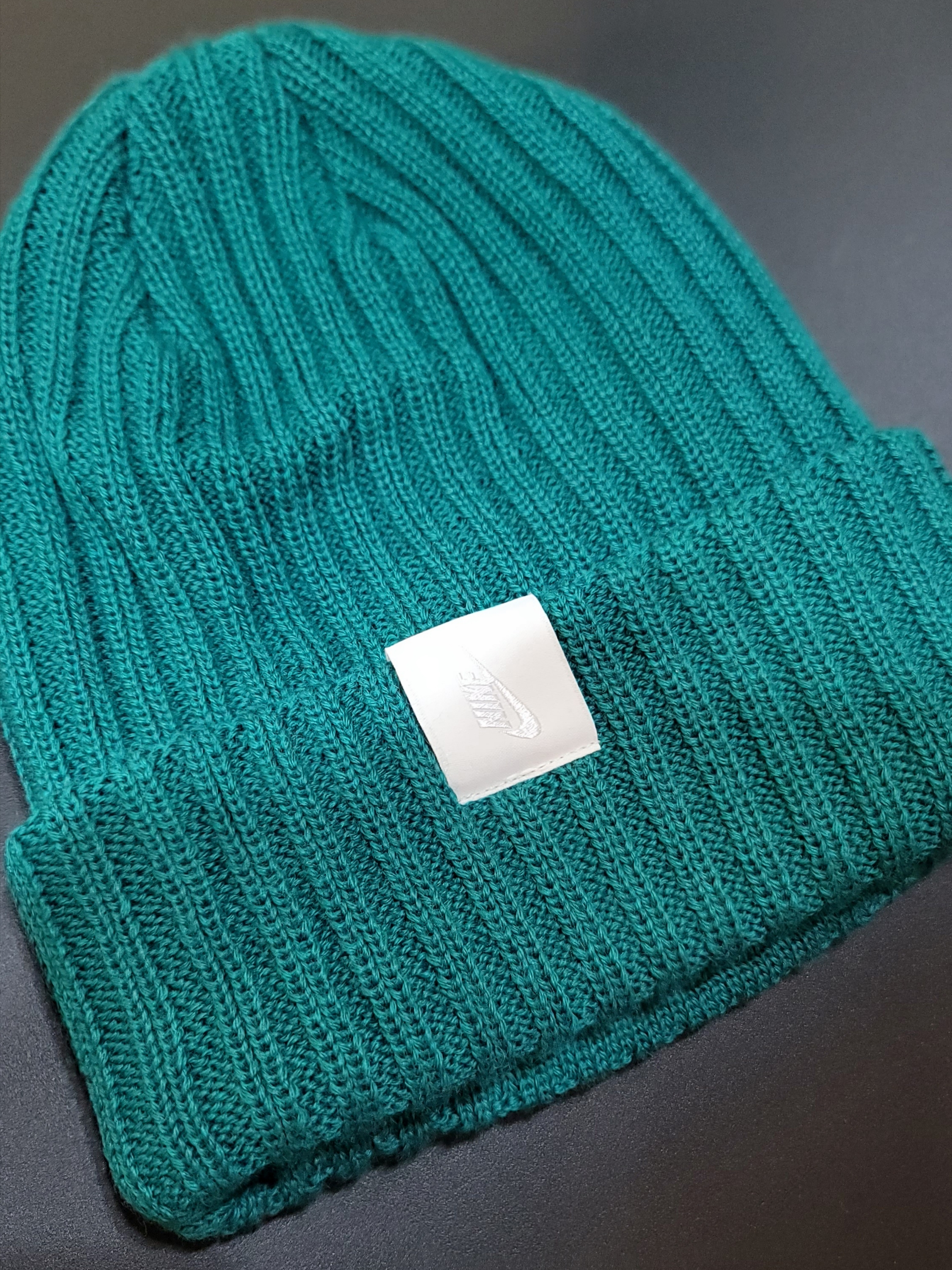 Nike NRG Beanie Mystic Green 착용 스타일