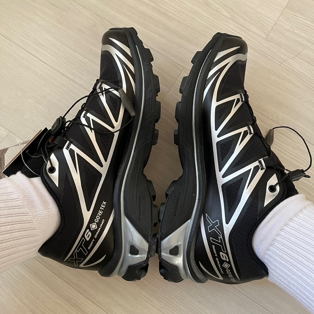 Salomon XT-6 GTX Black Silver 착용 스타일 - 1