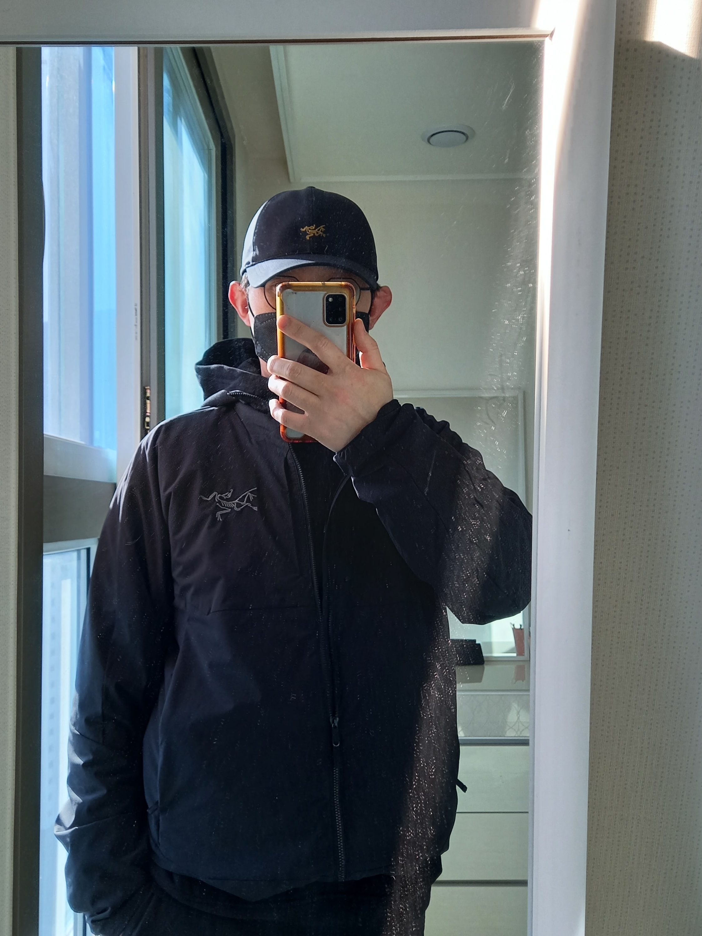 Arc'teryx Small Bird Cap Black, Arc'teryx Allium Insulated Jacket Black 착용 스타일 - 3