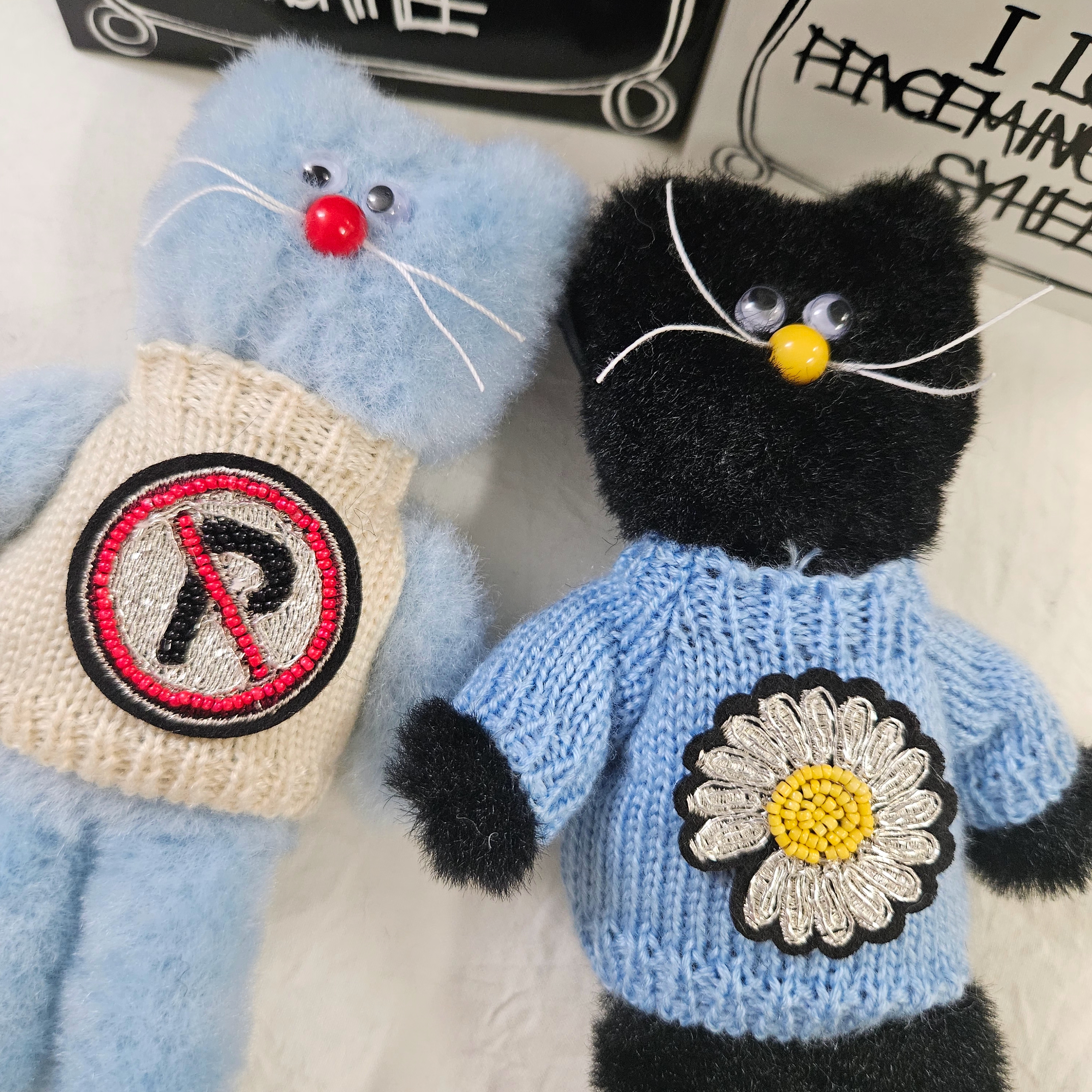 Monamhee x Peaceminusone Daihee Plush Keyring 착용 스타일