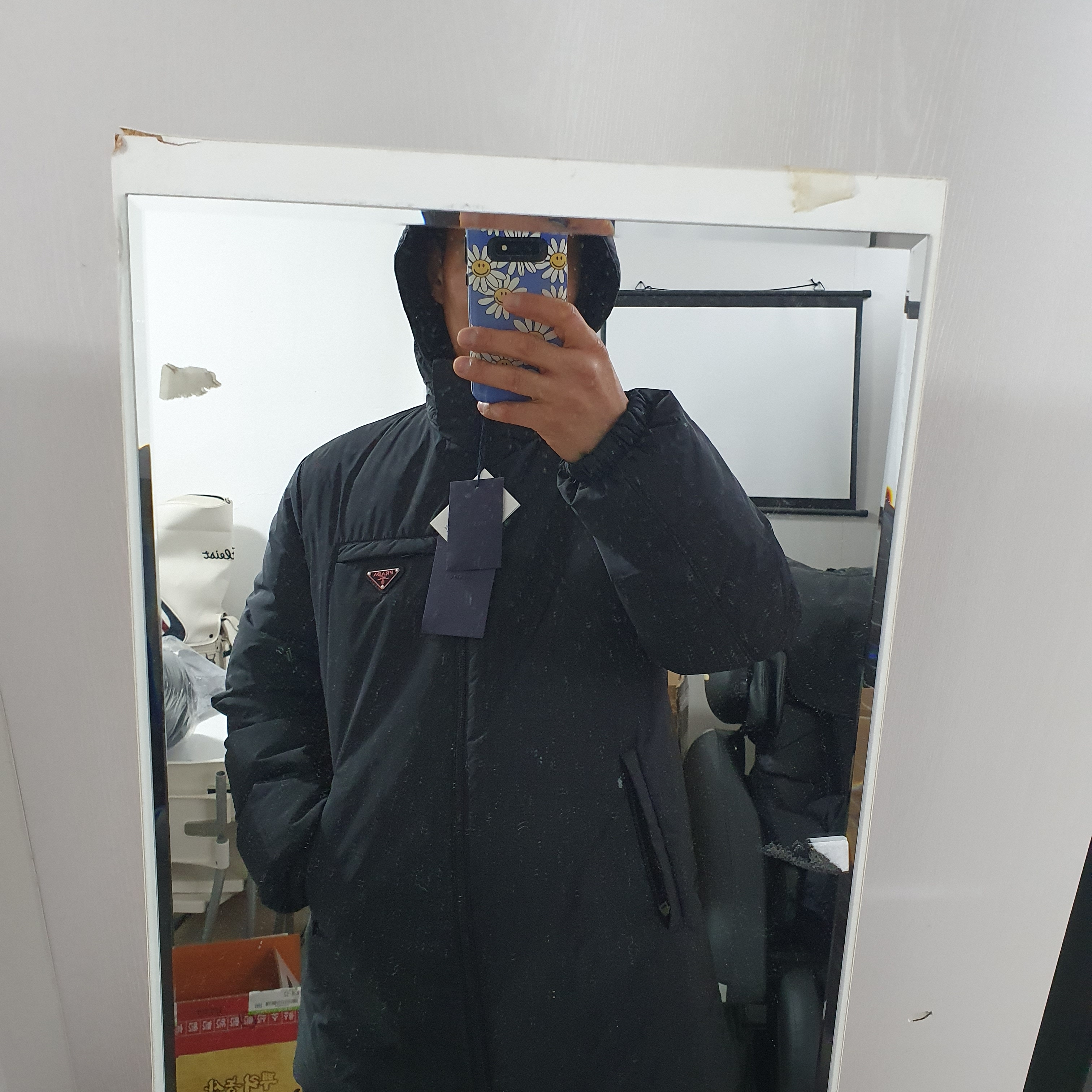 Prada Re-Nylon Puffer Down Jacket Black 착용 스타일
