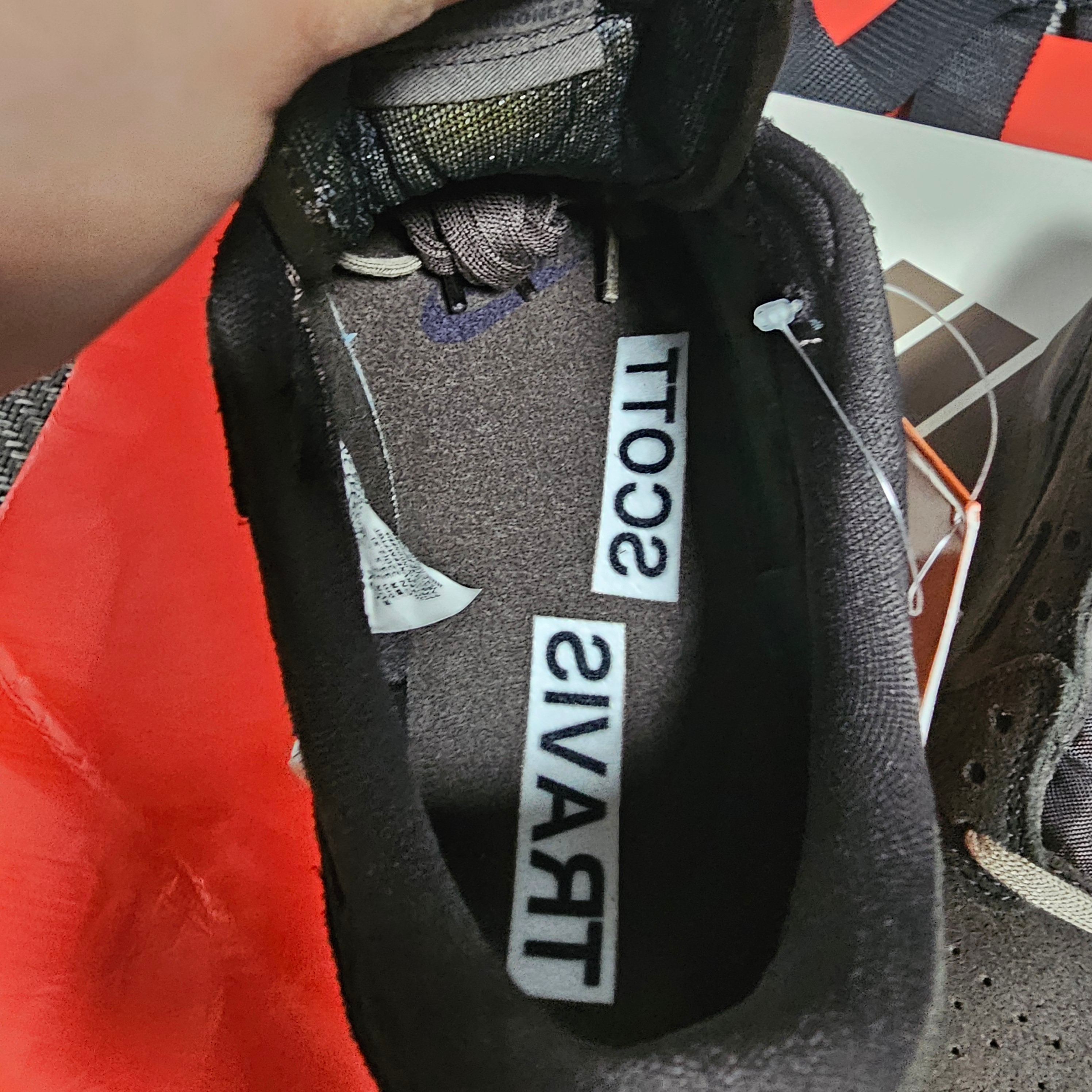 (PS) Jordan 1 x Travis Scott Retro Low OG SP Velvet Brown and Dark Mocha, Jordan 1 Retro Low OG Black Toe 착용 스타일 - 5