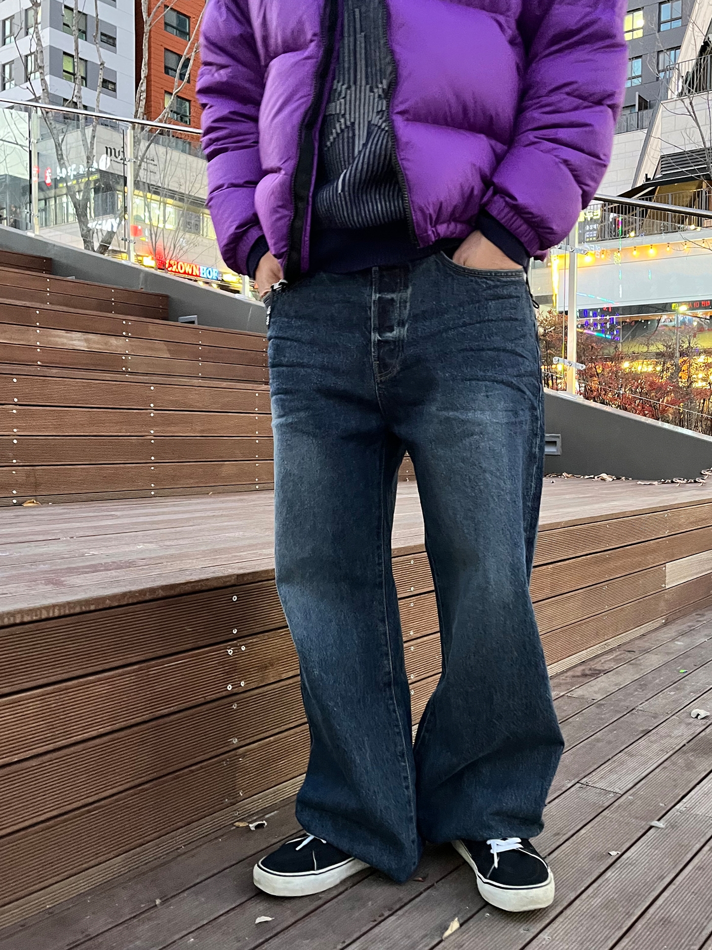 The North Face 1996 Eco Nuptse Jacket Purple, Vans Sk8-Hi Black White 착용 스타일 - 5