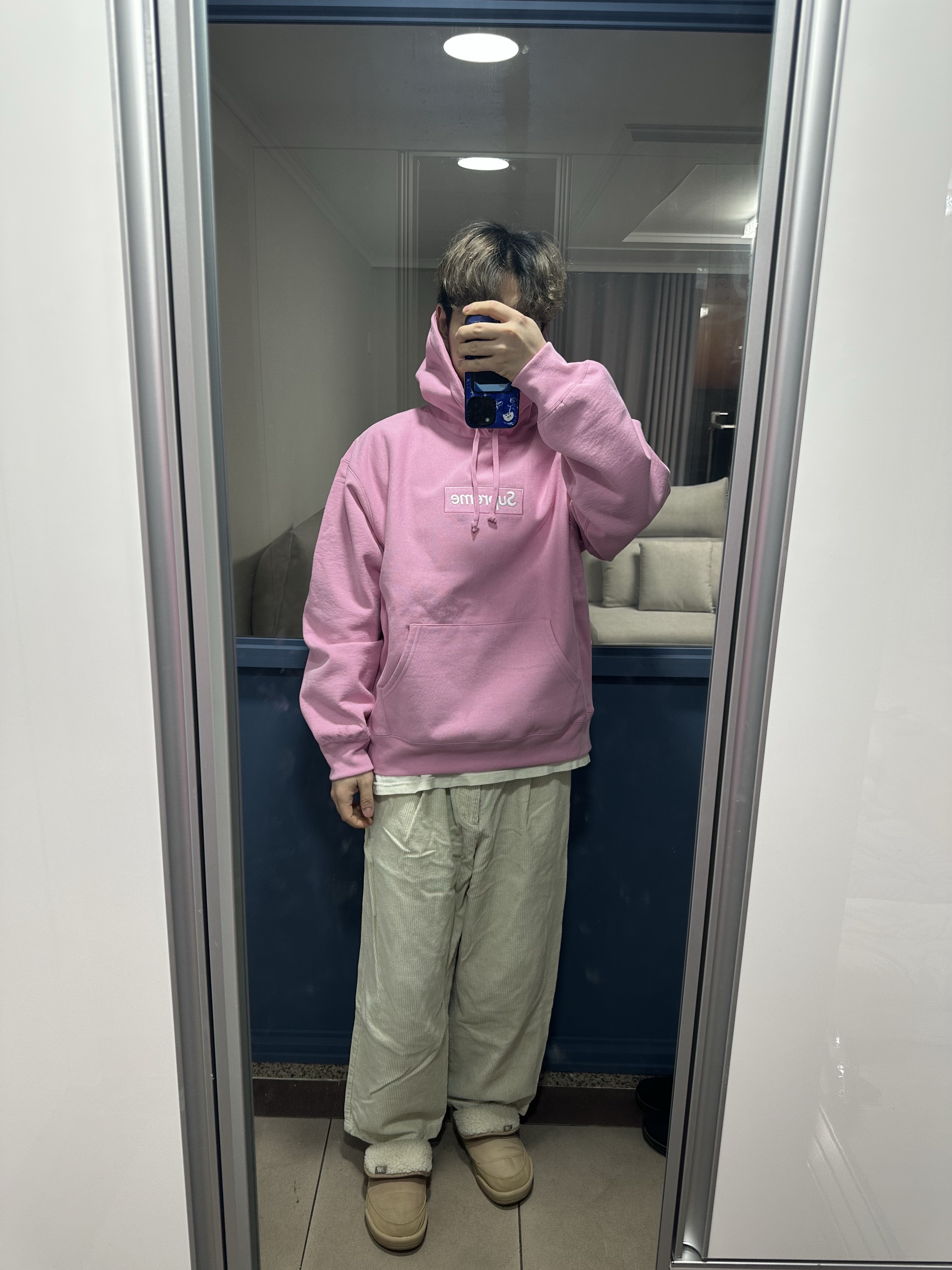 Supreme Box Logo Hooded Sweatshirt Dusty Pink - 24FW, New Balance Puflee Beige 착용 스타일