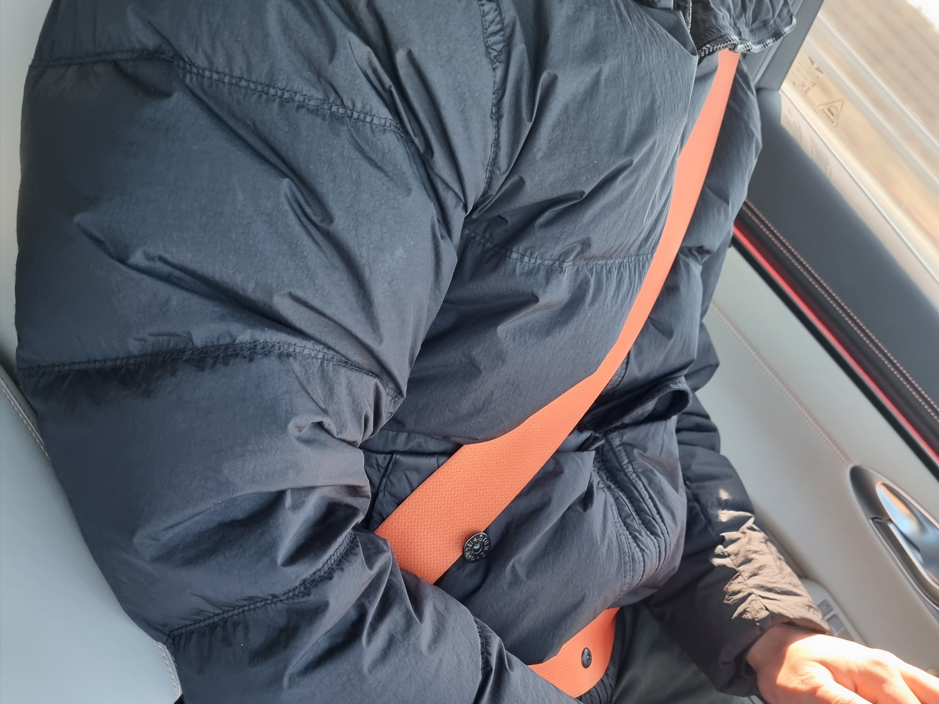 Stone Island 40723 Crinkle Reps Hooded Down Jacket Black - 24FW 착용 스타일