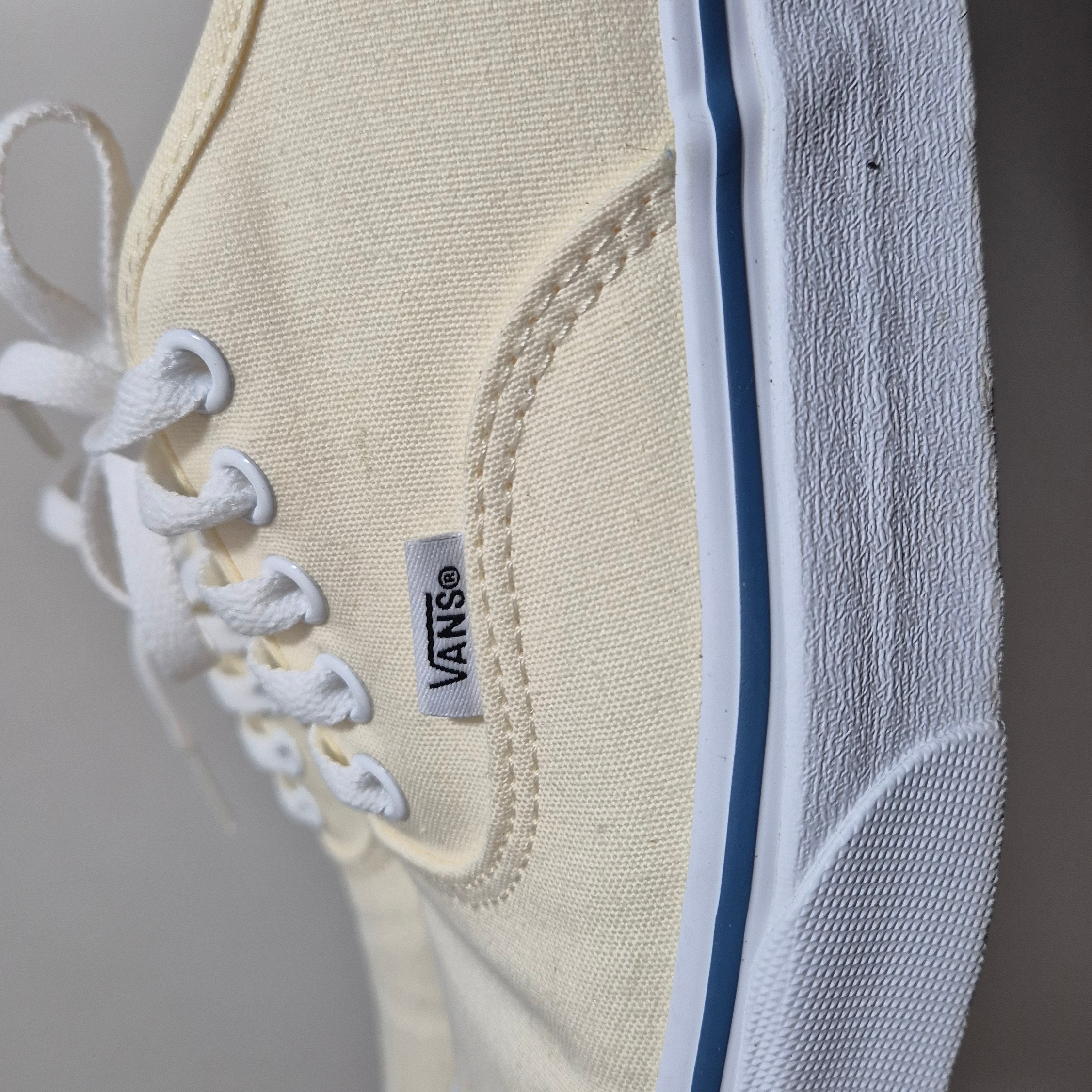Vans Authentic White 착용 스타일