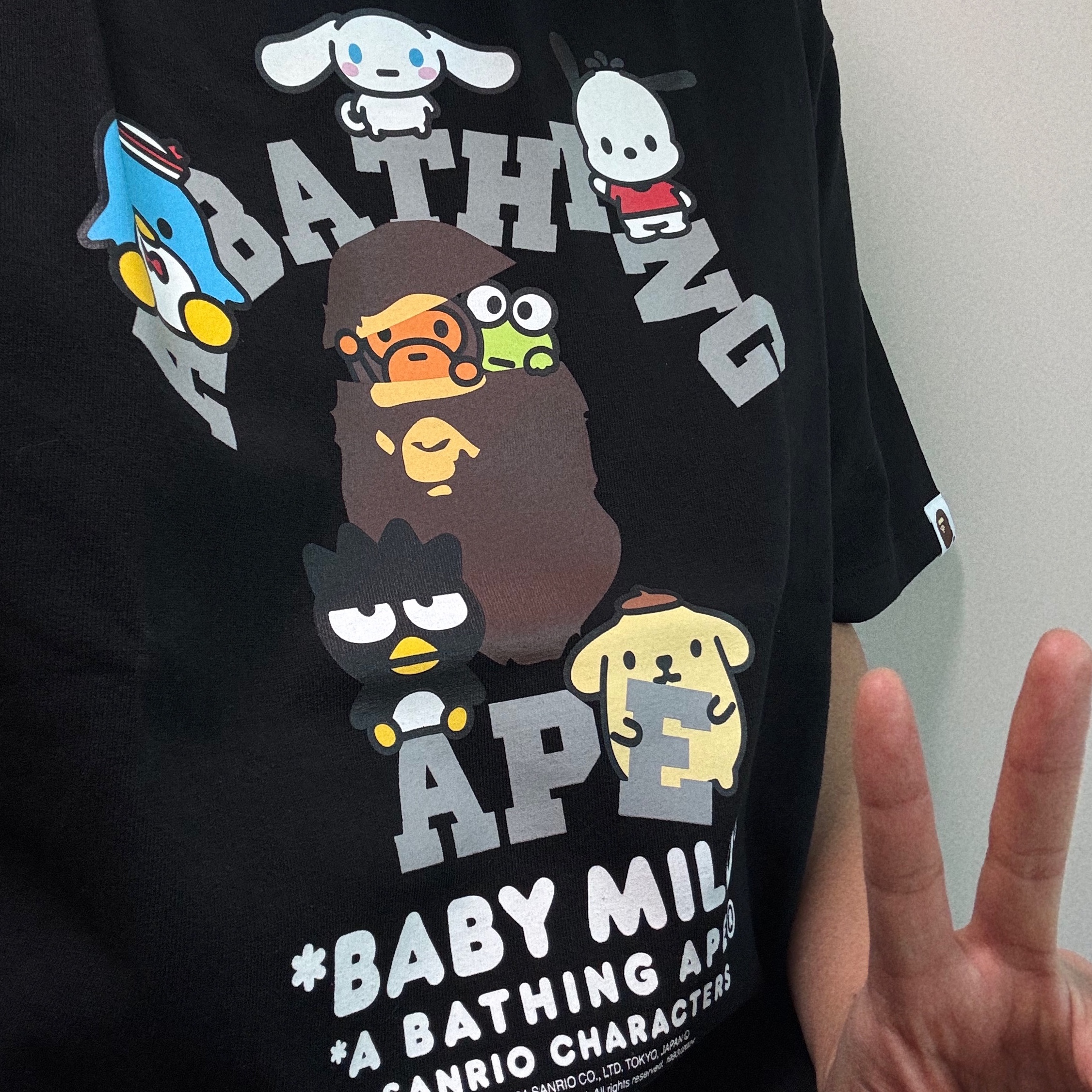 BAPE Baby Milo x Sanrio Characters T-Shirt #2 Black - Ginza Store Exclusive, BAPE Baby Milo x Sanrio Characters T-Shirt #1 Black - Ginza Store Exclusive 착용 스타일