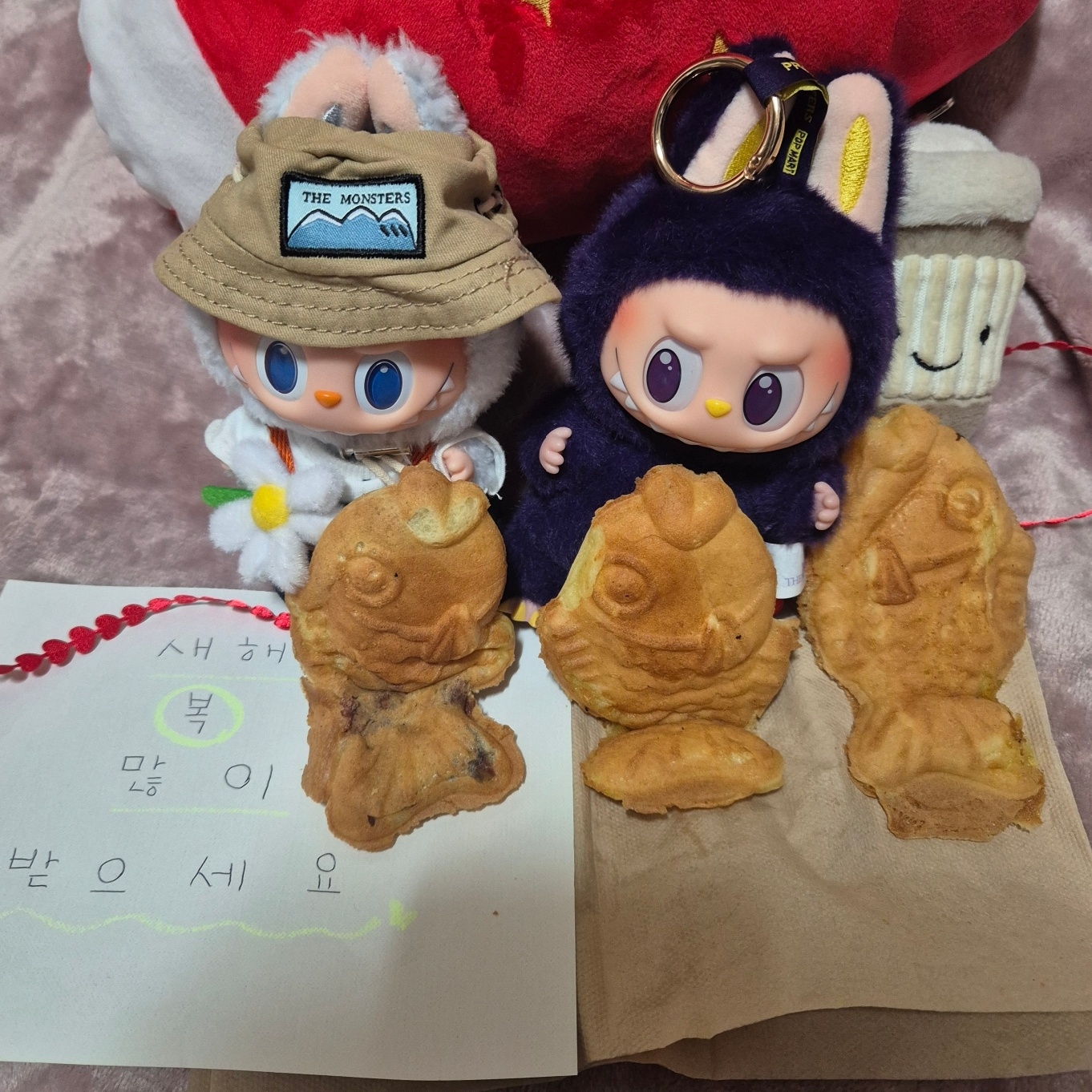 Pop Mart Fall In Wild Labubu Series Toy Keyring, Pop Mart Labubu x Pronounce Lucky Fairy Toy Keyring 착용 스타일