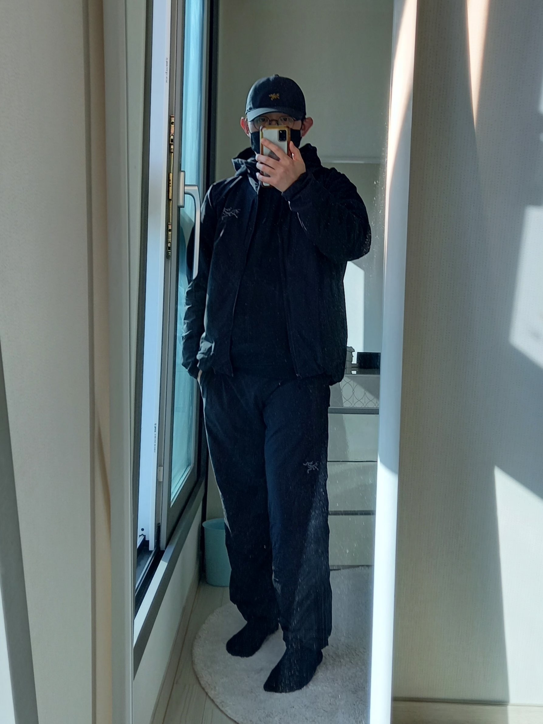 Arc'teryx Small Bird Cap Black, Arc'teryx Allium Insulated Jacket Black 착용 스타일 - 2