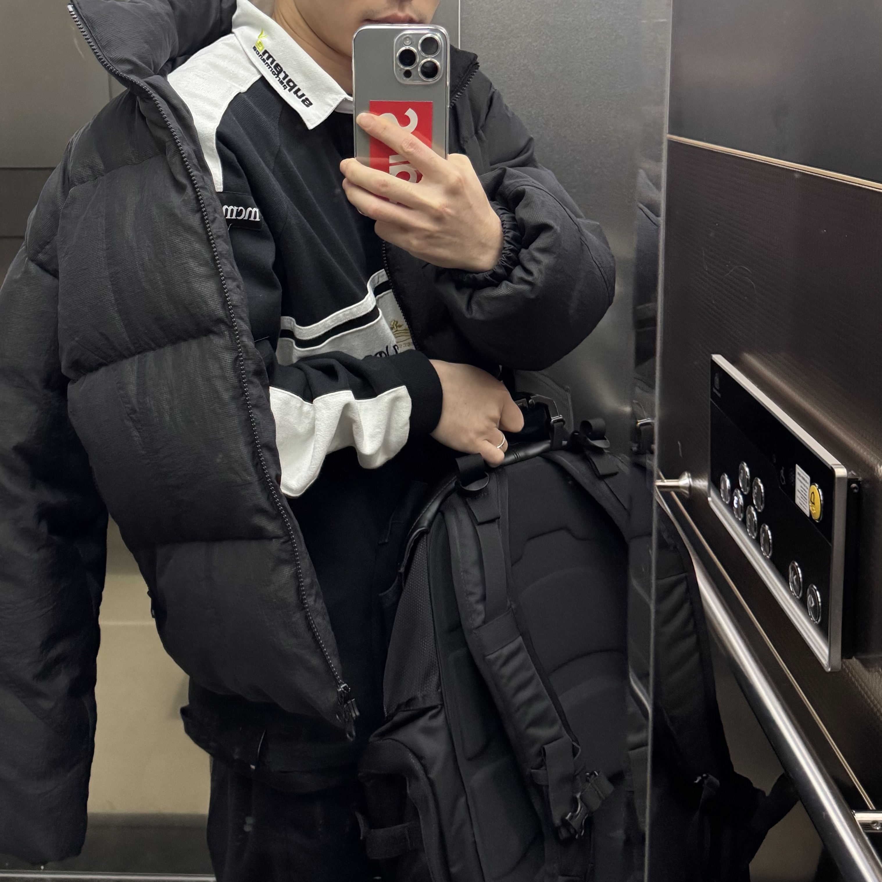 Supreme Chest Stripe Rugby Black - 24FW, Oakley Kitchen Sink Backpack Stealth Black 착용 스타일