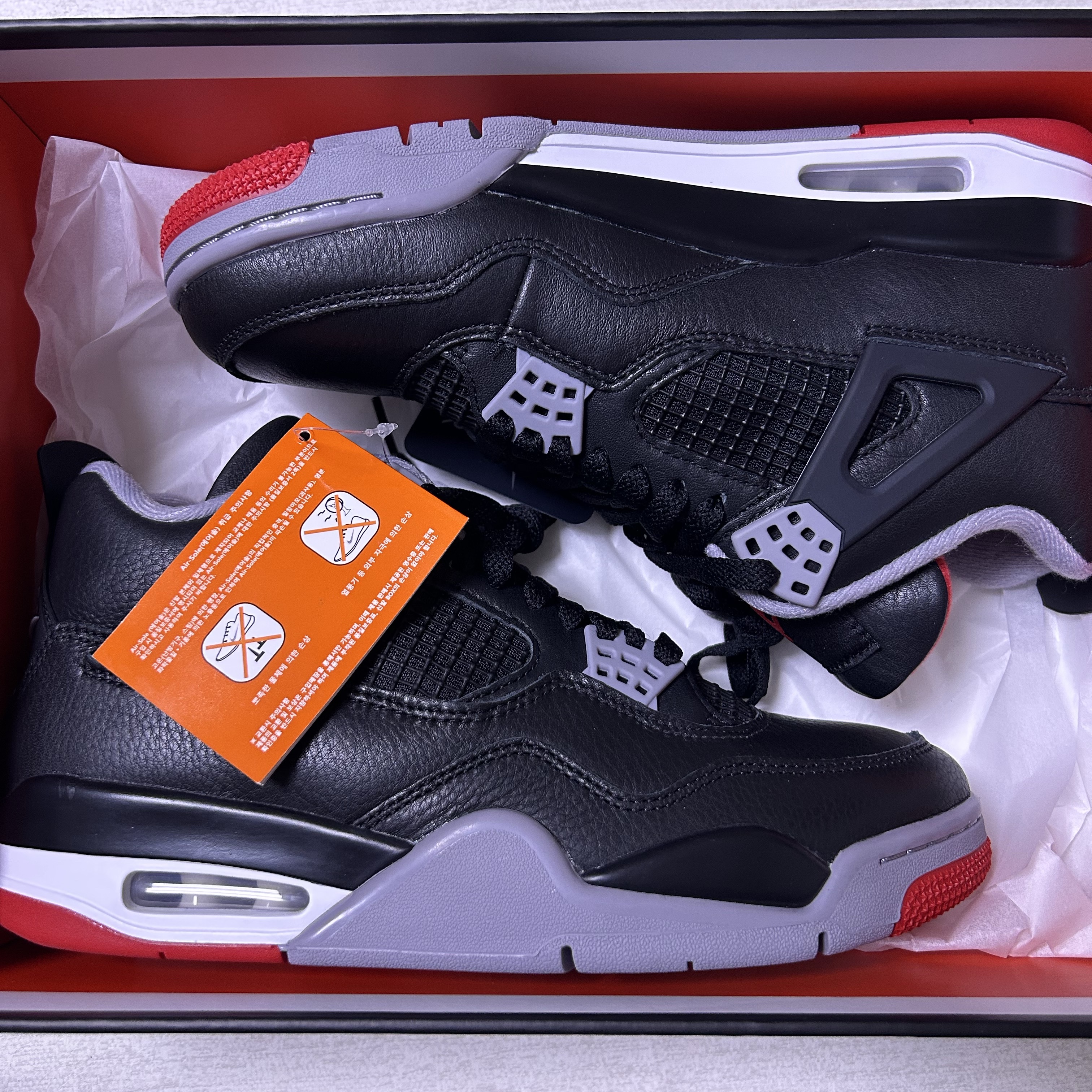 Jordan 4 Retro Bred Reimagined 착용 스타일