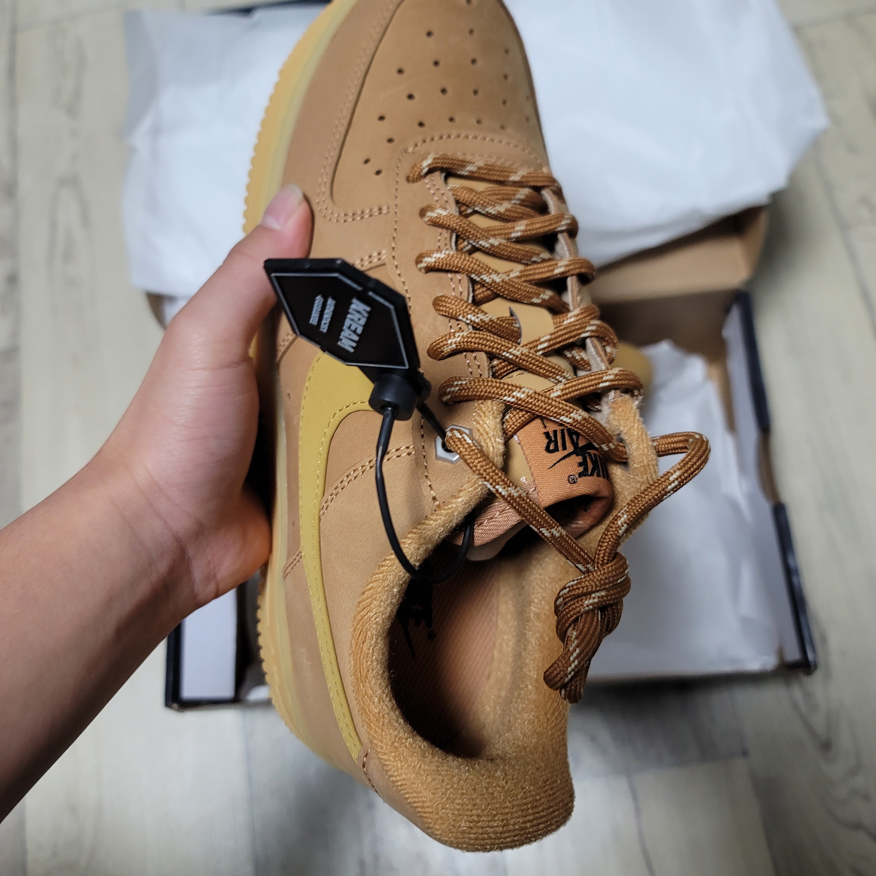 Nike Air Force 1 '07 WB Flax 착용 스타일 - 2