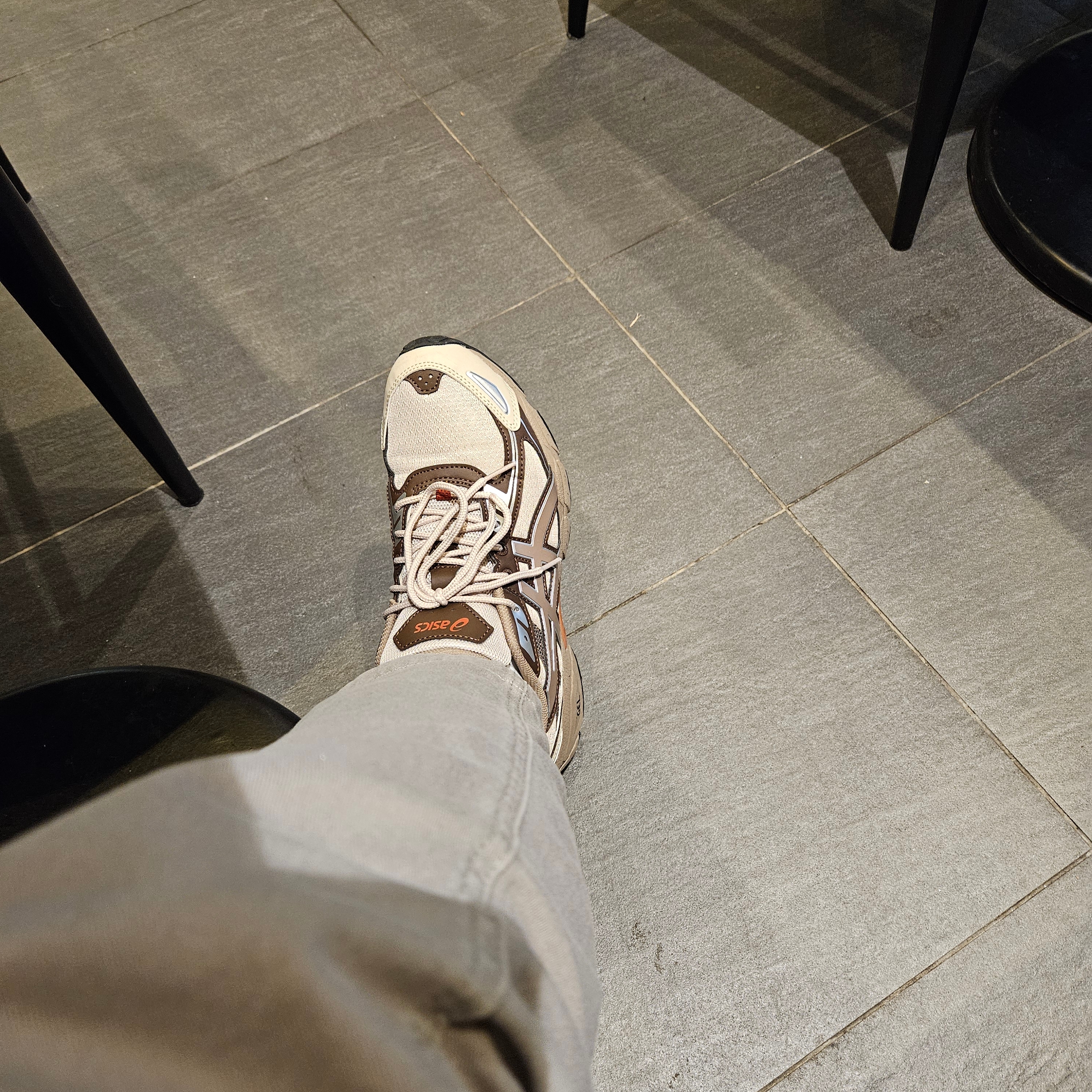 (W) Asics Gel-Venture 6 Simply Taupe 착용 스타일
