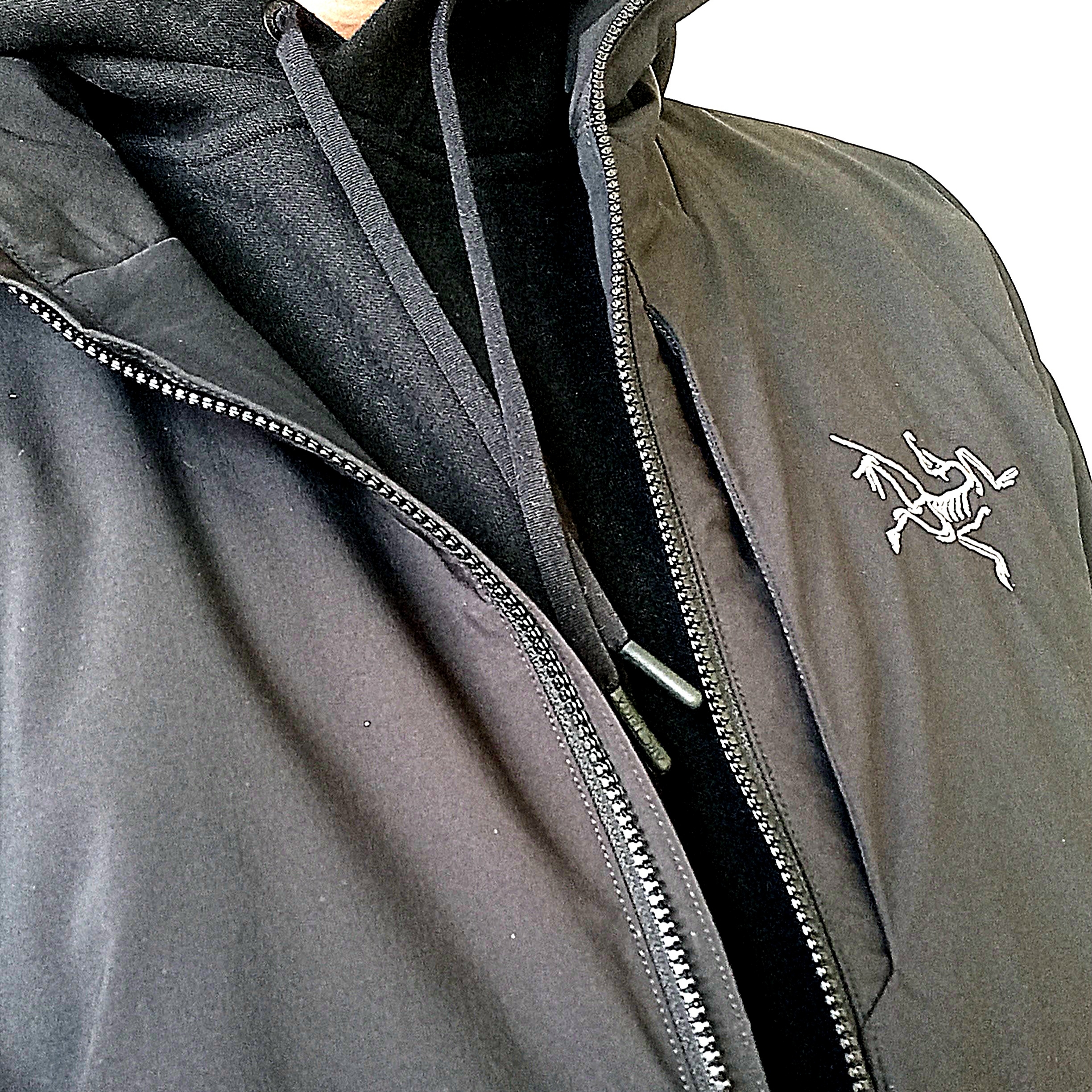Arc'teryx Allium Insulated Jacket Black, Arc'teryx Emblem Fleece Hoody Black 착용 스타일 - 3