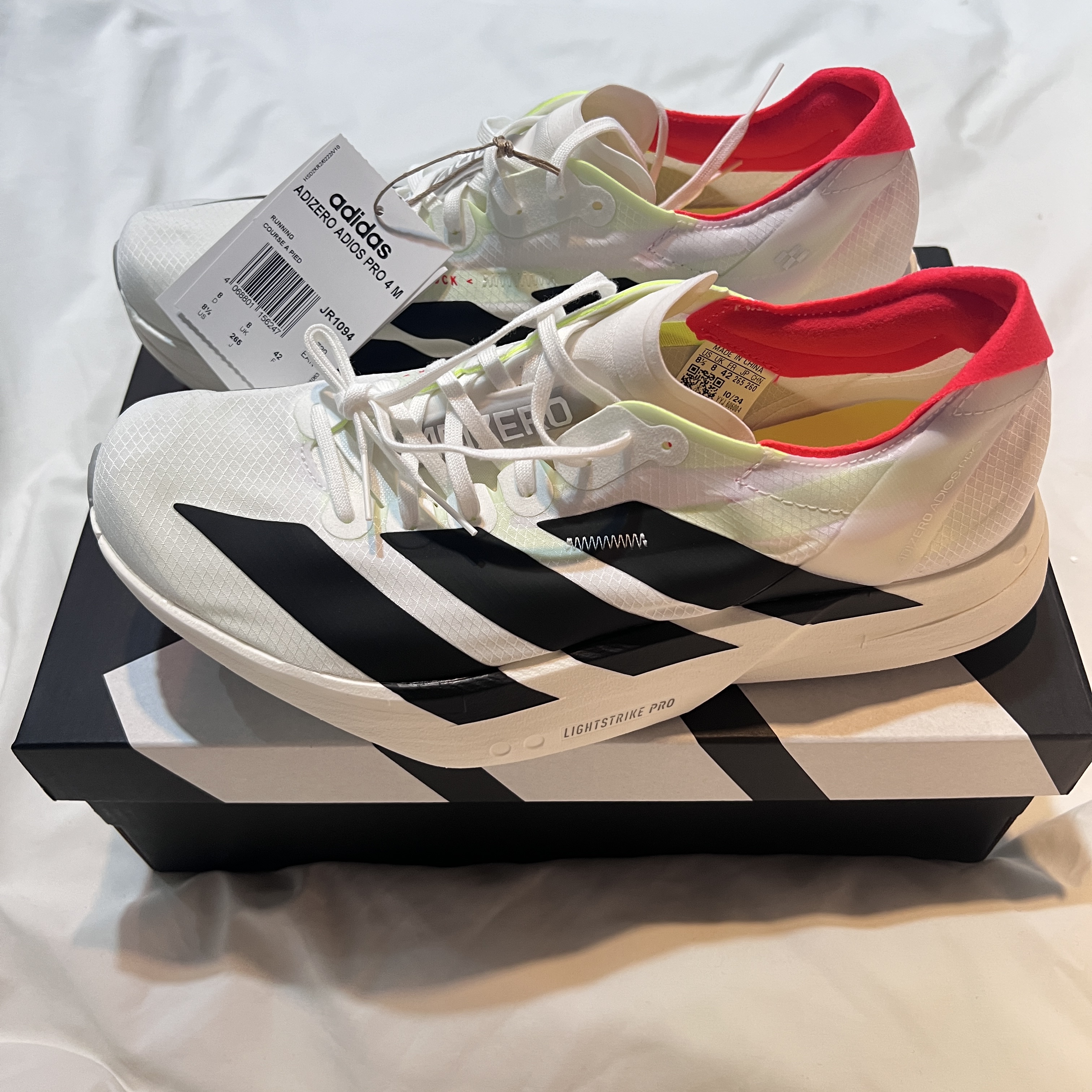 Adidas Adizero Adios Pro 4 Cloud White Core Black 착용 스타일