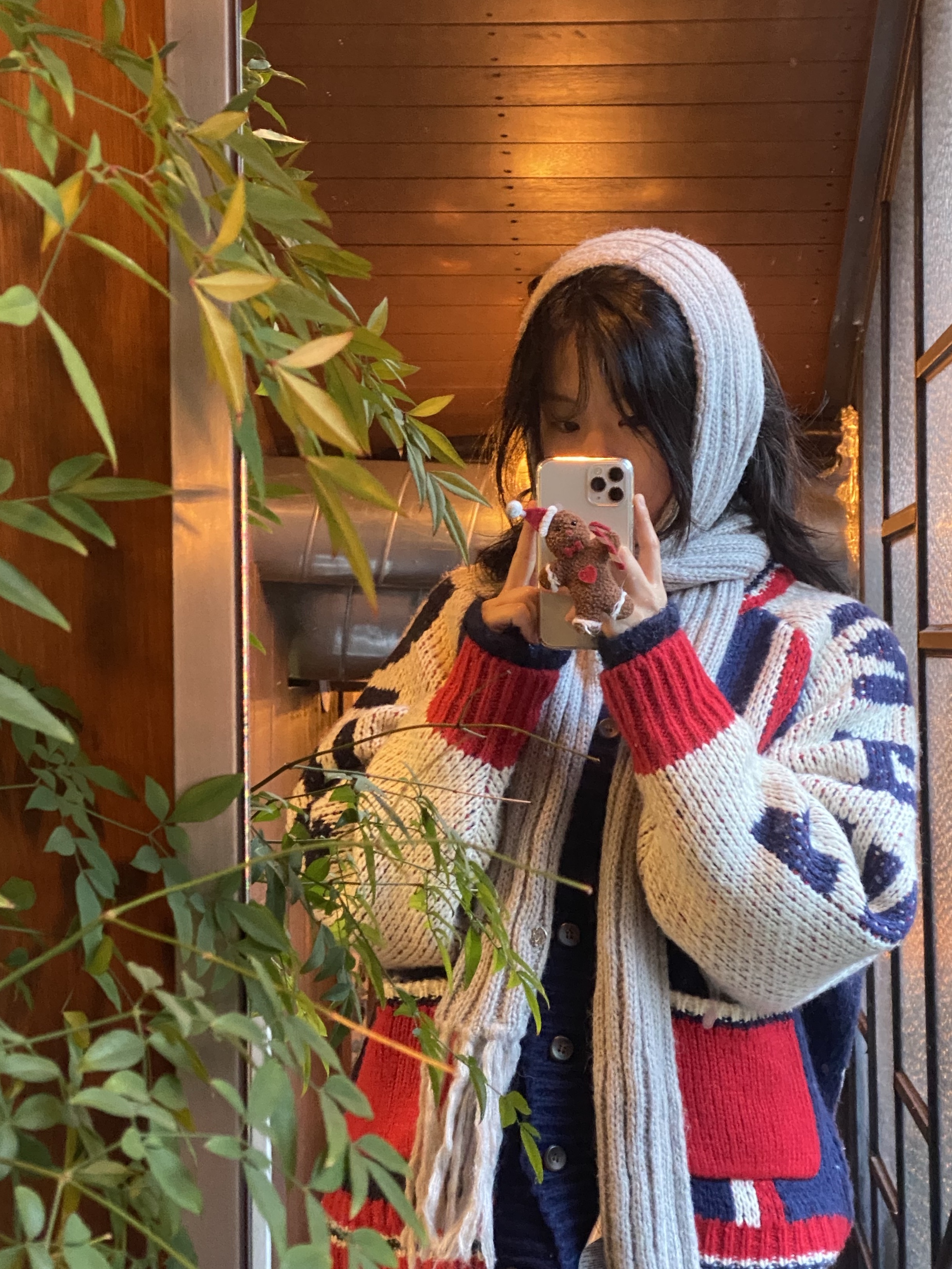 Mosquito Murderers M,M Tote Bag White, Bensimon Finger Hole Gloves Cherry Red 착용 스타일 - 3