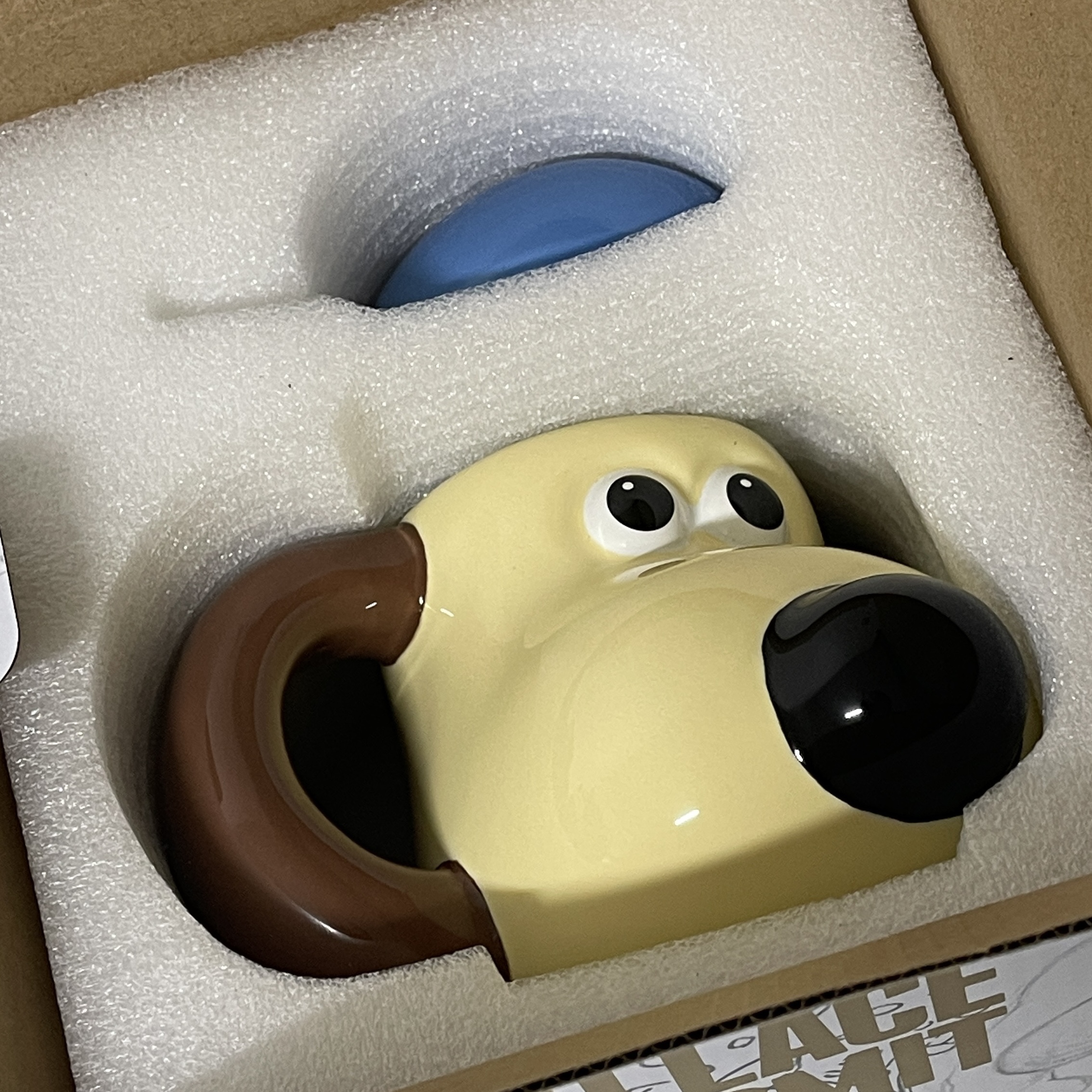 Wallace & Gromit Mug Cup Gromit with a Cap 착용 스타일
