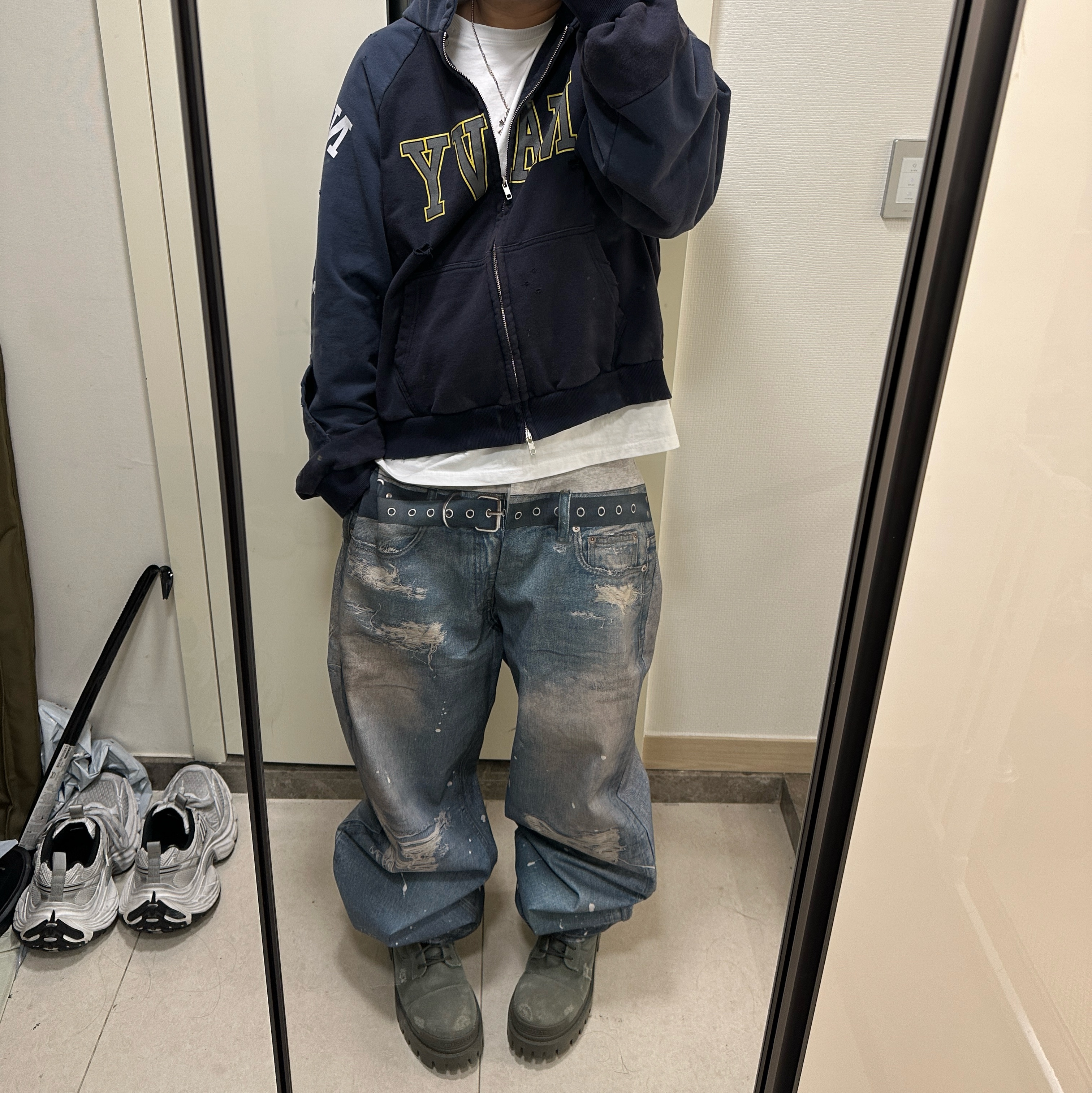 Project G/R Trompe-L’Oeil Denim Printed Pants Blue, Project G/R Reconstructed Folded Zip Hoodie Navy 착용 스타일 - 2