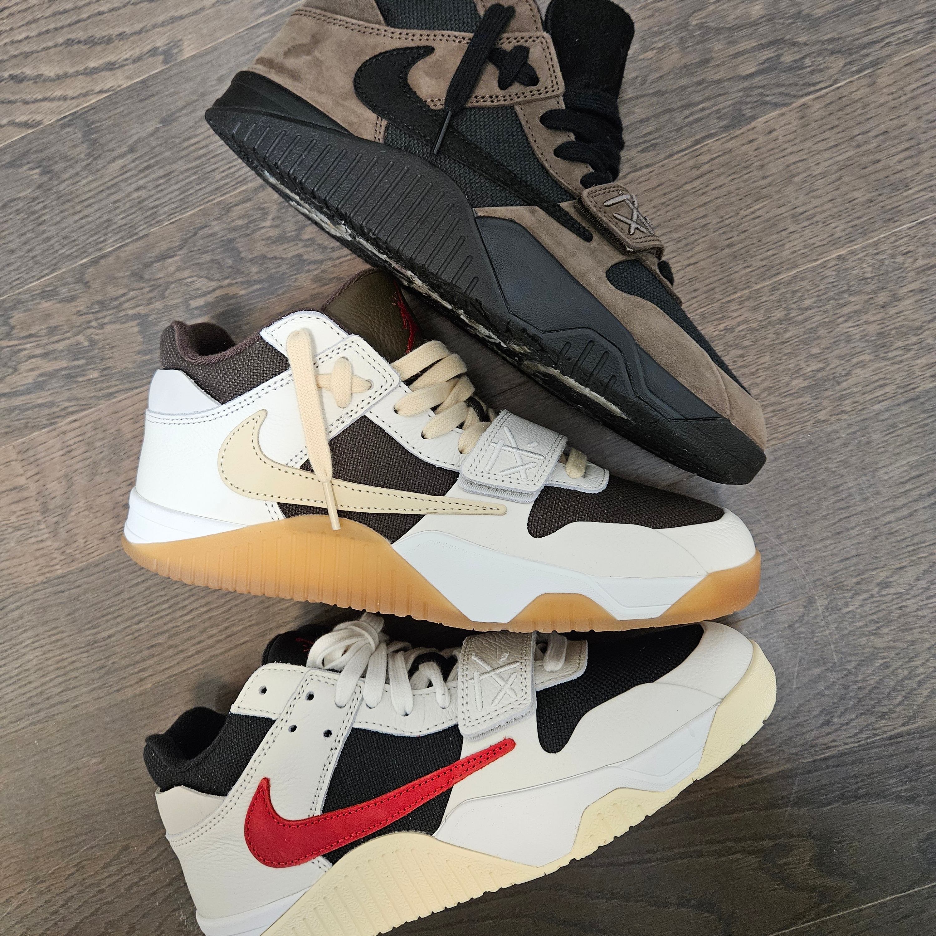 Jordan x Travis Scott Jumpman Jack TR Black and Dark Mocha 착용 스타일