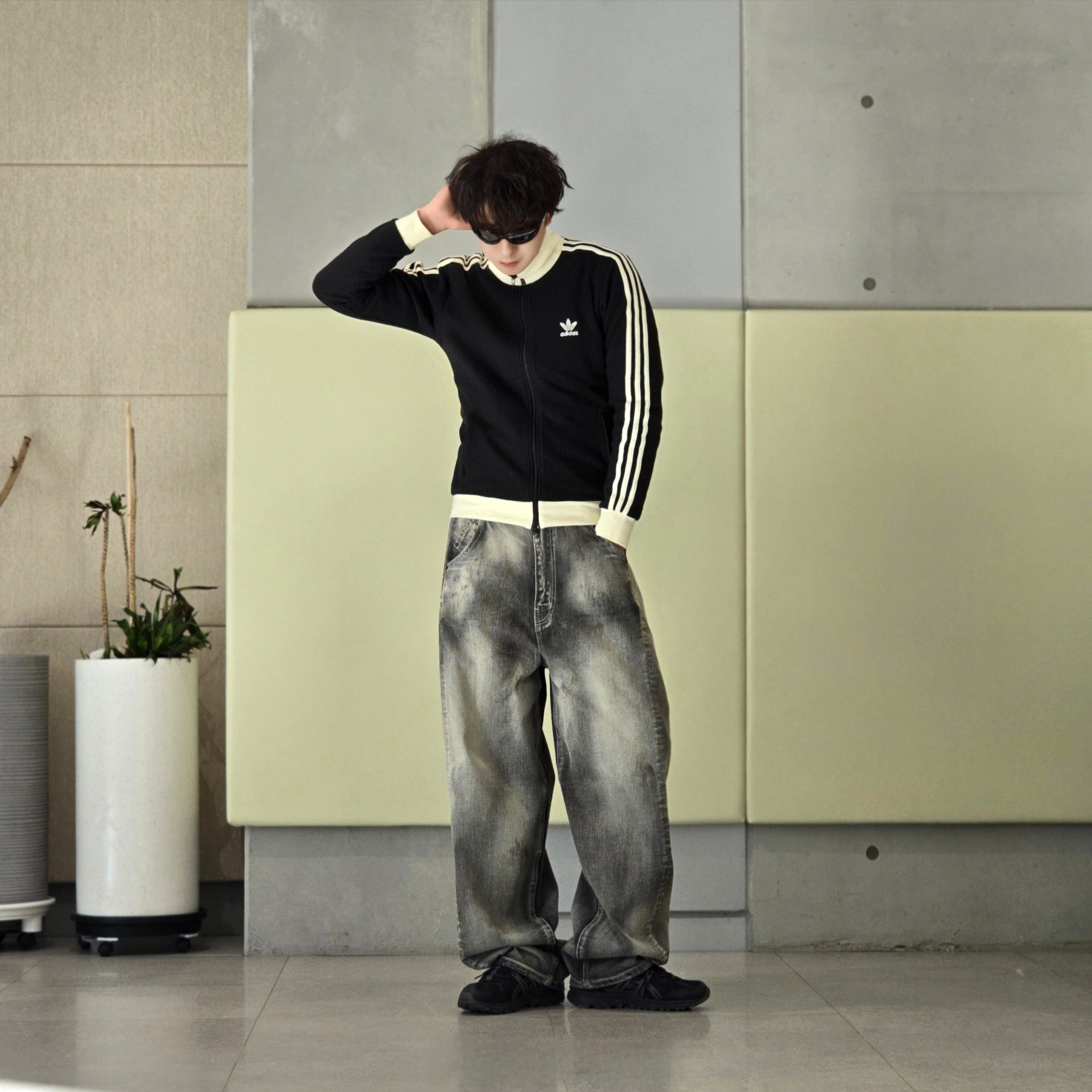 Adidas Waffle Beckenbauer Track Top Black - KR Sizing, Asics Gel-Sonoma 15-50 Black Obsidian Grey 착용 스타일 - 3