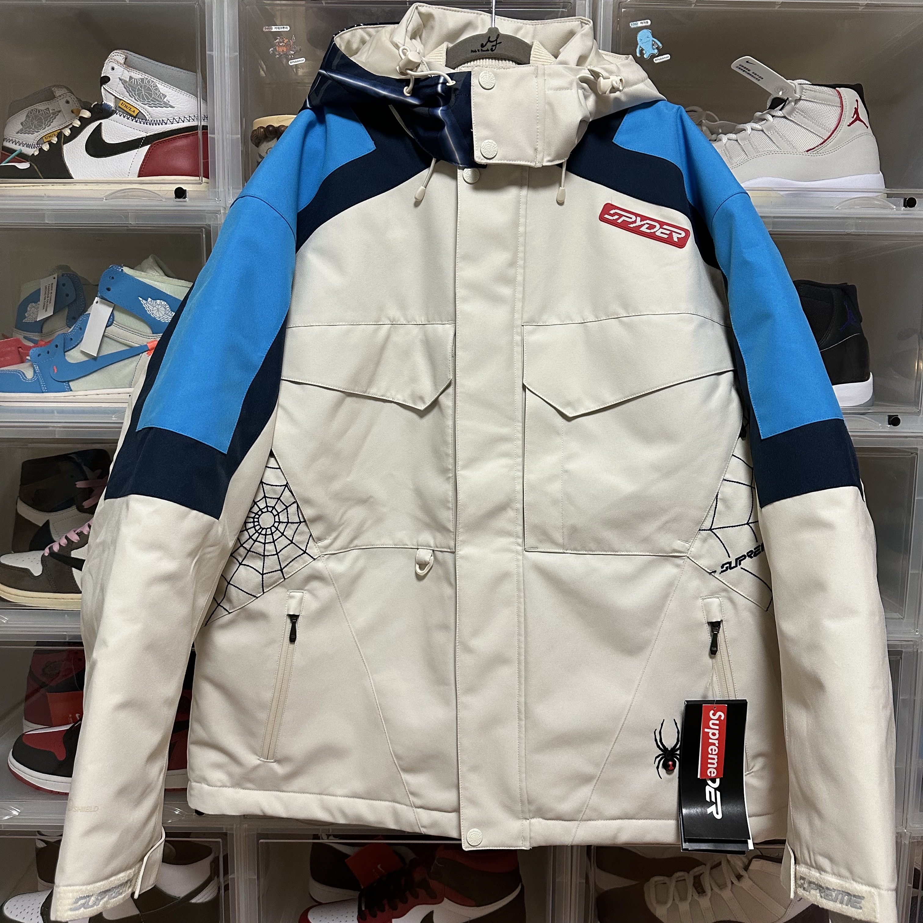 Supreme x Spyder Technical Jacket Stone - 24FW 착용 스타일 - 1