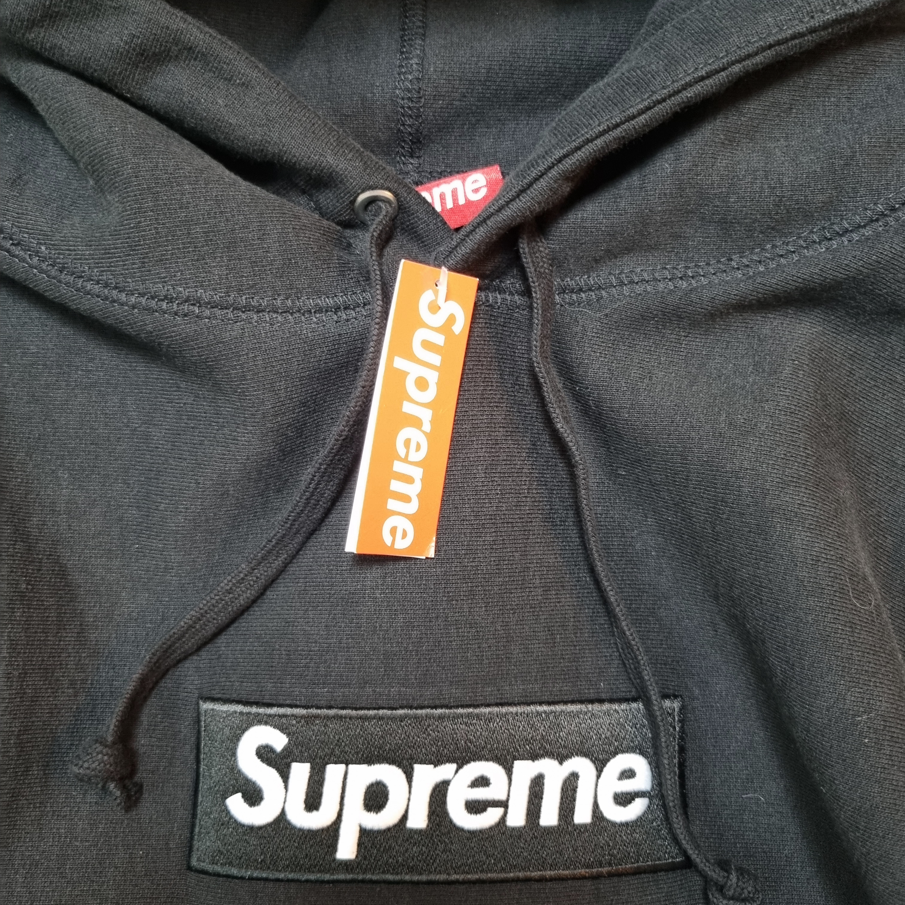 Supreme Box Logo Hooded Sweatshirt Black - 24FW, Supreme Box Logo Hooded Sweatshirt Heather Grey - 24FW 착용 스타일 - 2