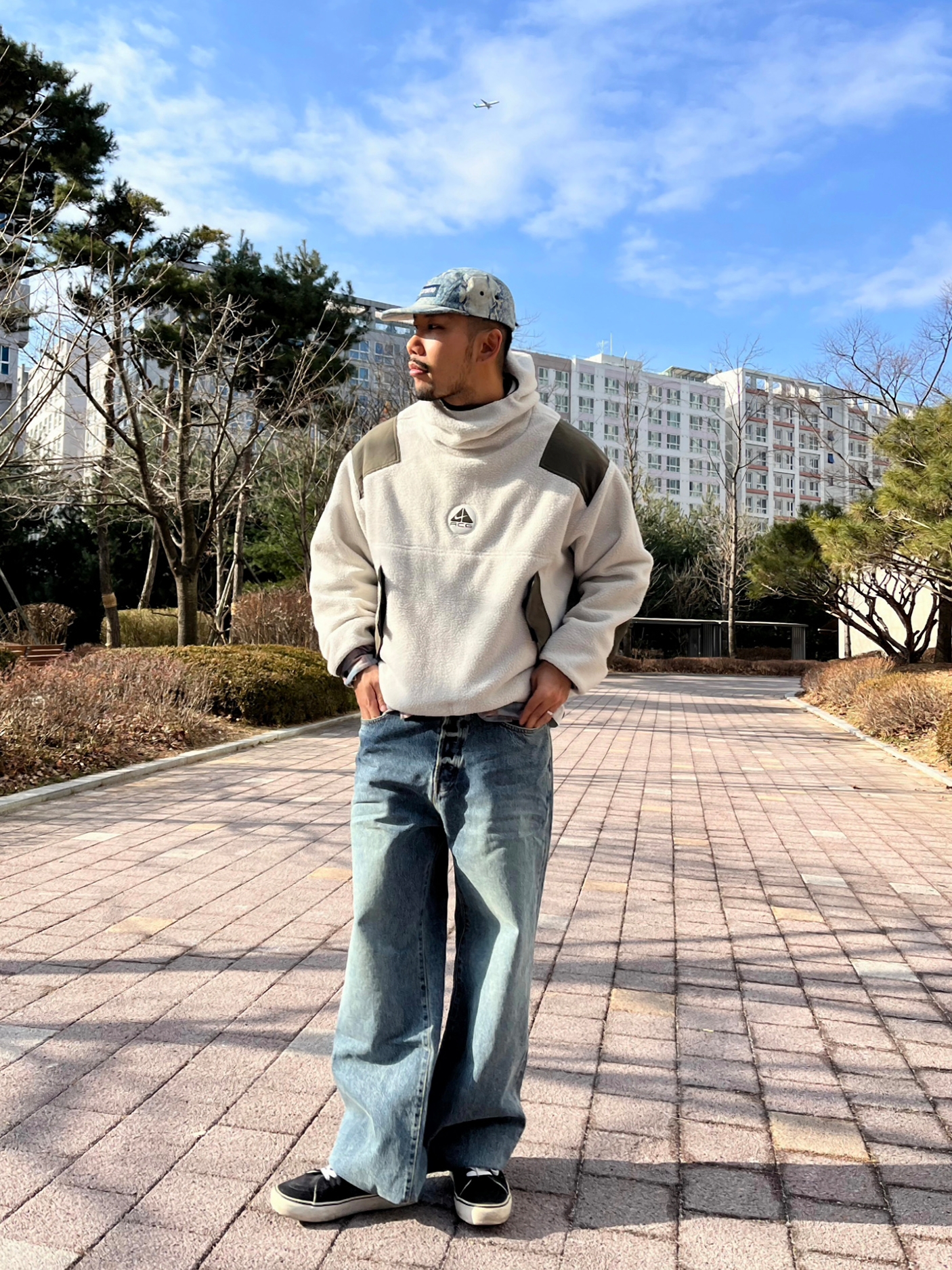 Woodman Essential Wide Denim Tin Blue, Nike ACG Balaclava Retro Fleece Pullover Light Bone Cargo Khaki - Asia 착용 스타일 - 3