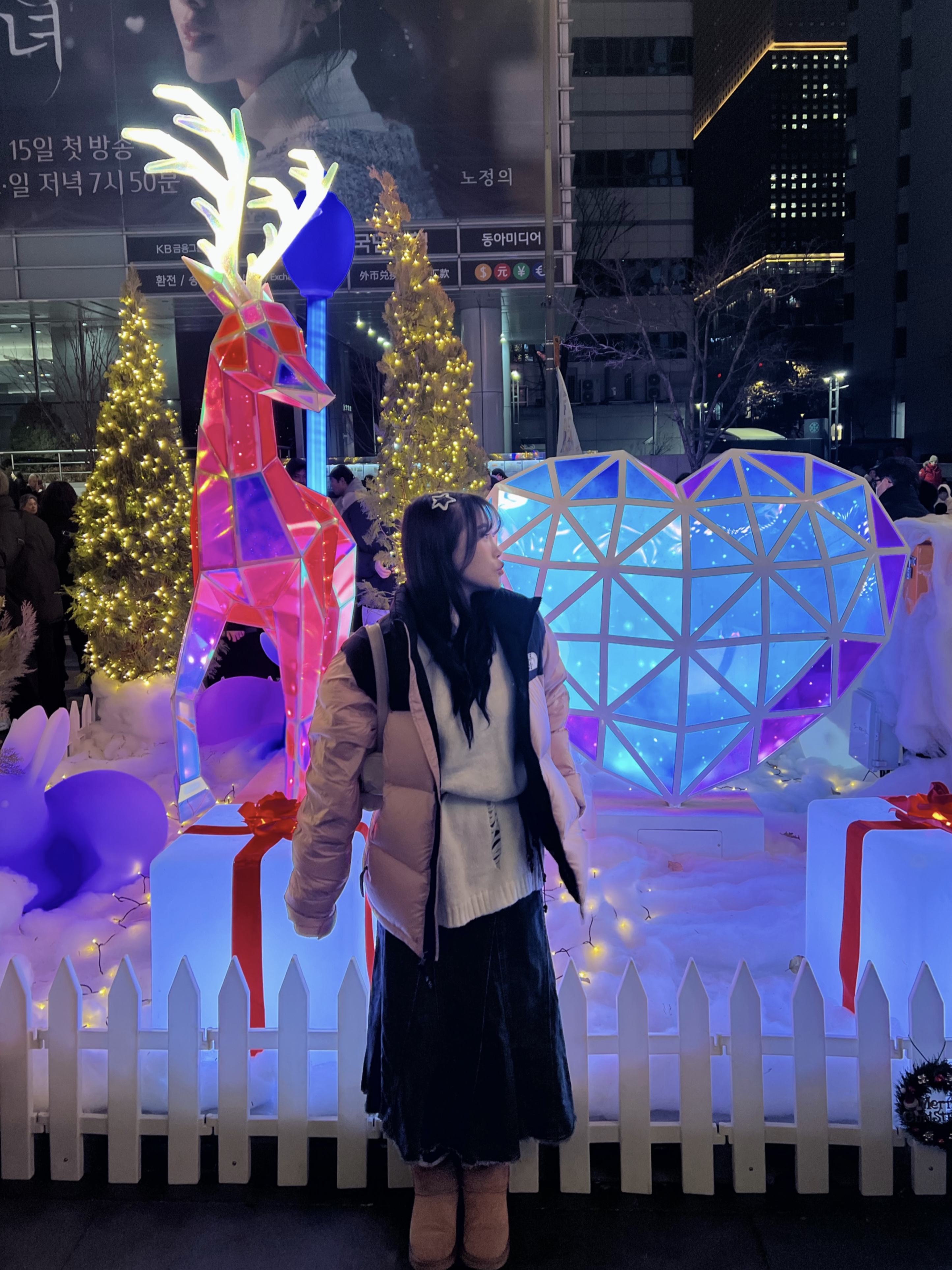 (W) The North Face 1996 Eco Nuptse Jacket Dusty Rose, Matin Kim Madeleine Round Bag Light Beige 착용 스타일 - 7