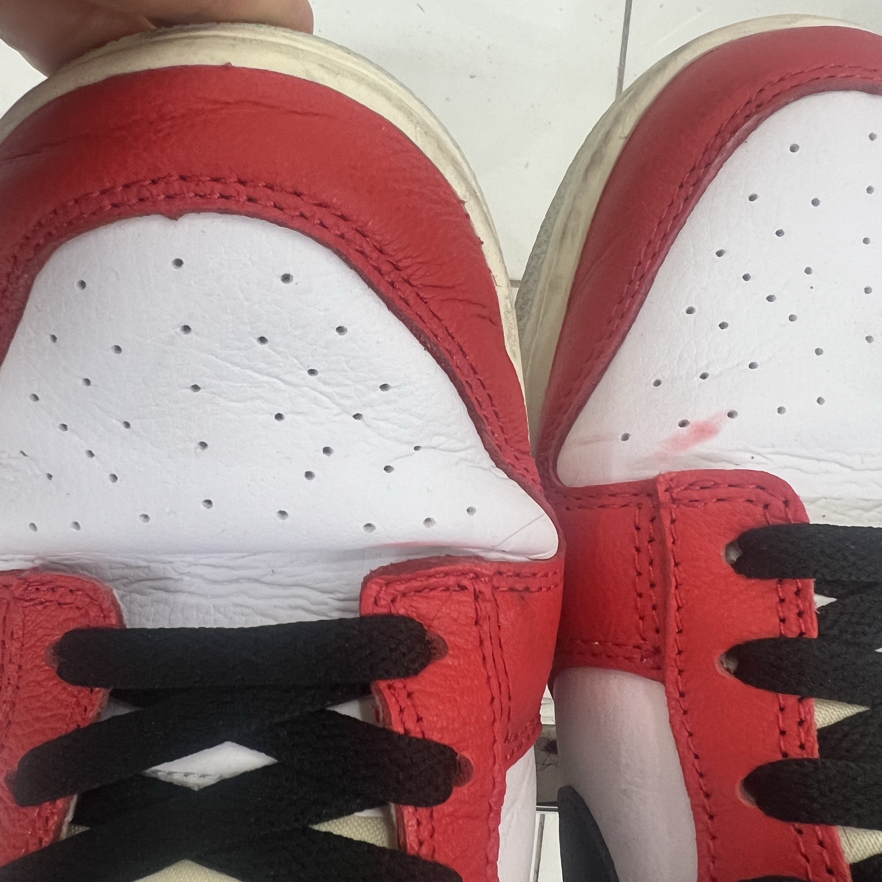 Nike Dunk Low Retro PRM University Red Black 착용 스타일 - 2