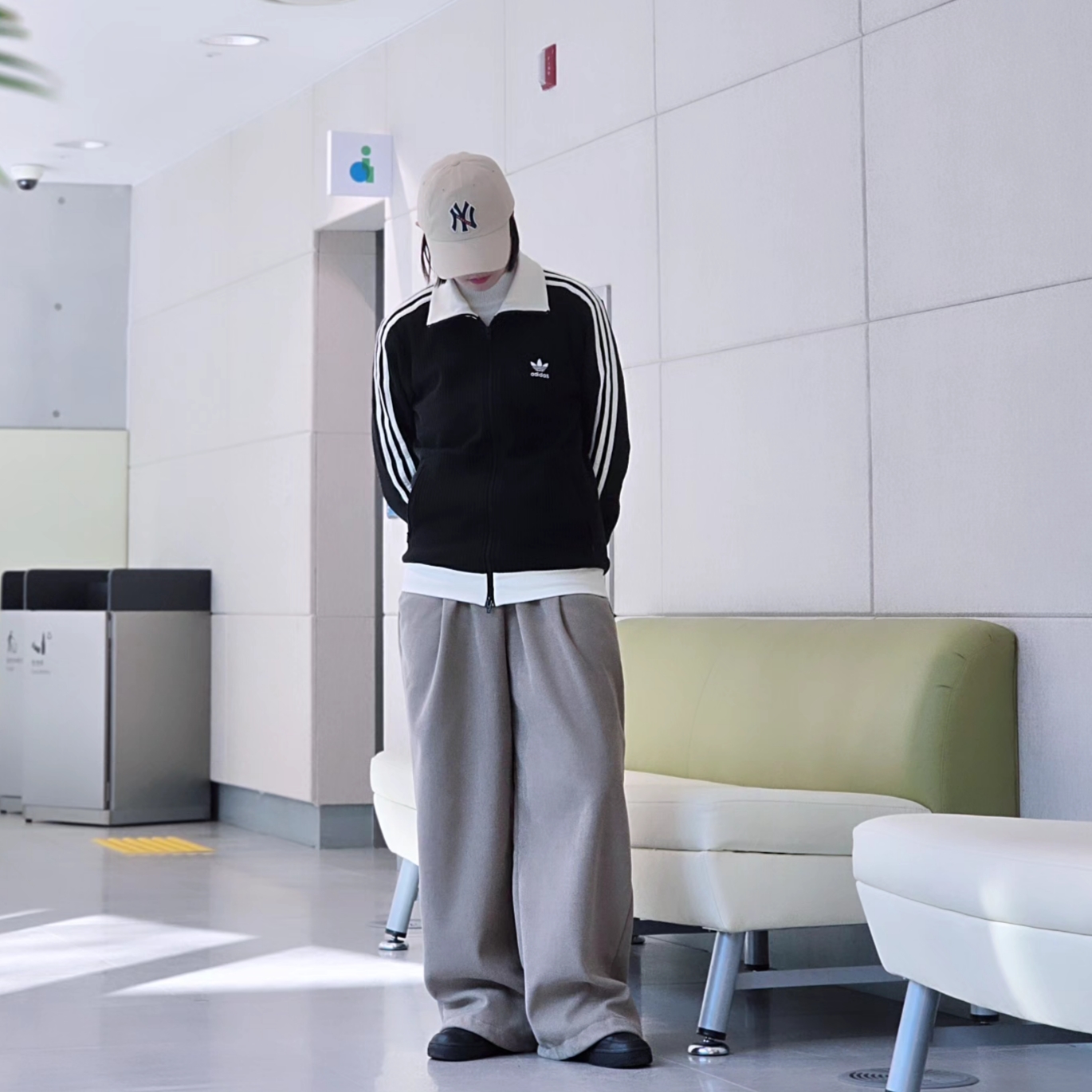 Adidas Waffle Beckenbauer Track Top Black - KR Sizing, (W) Nike Air Force 1 '07 Low Triple Black 착용 스타일
