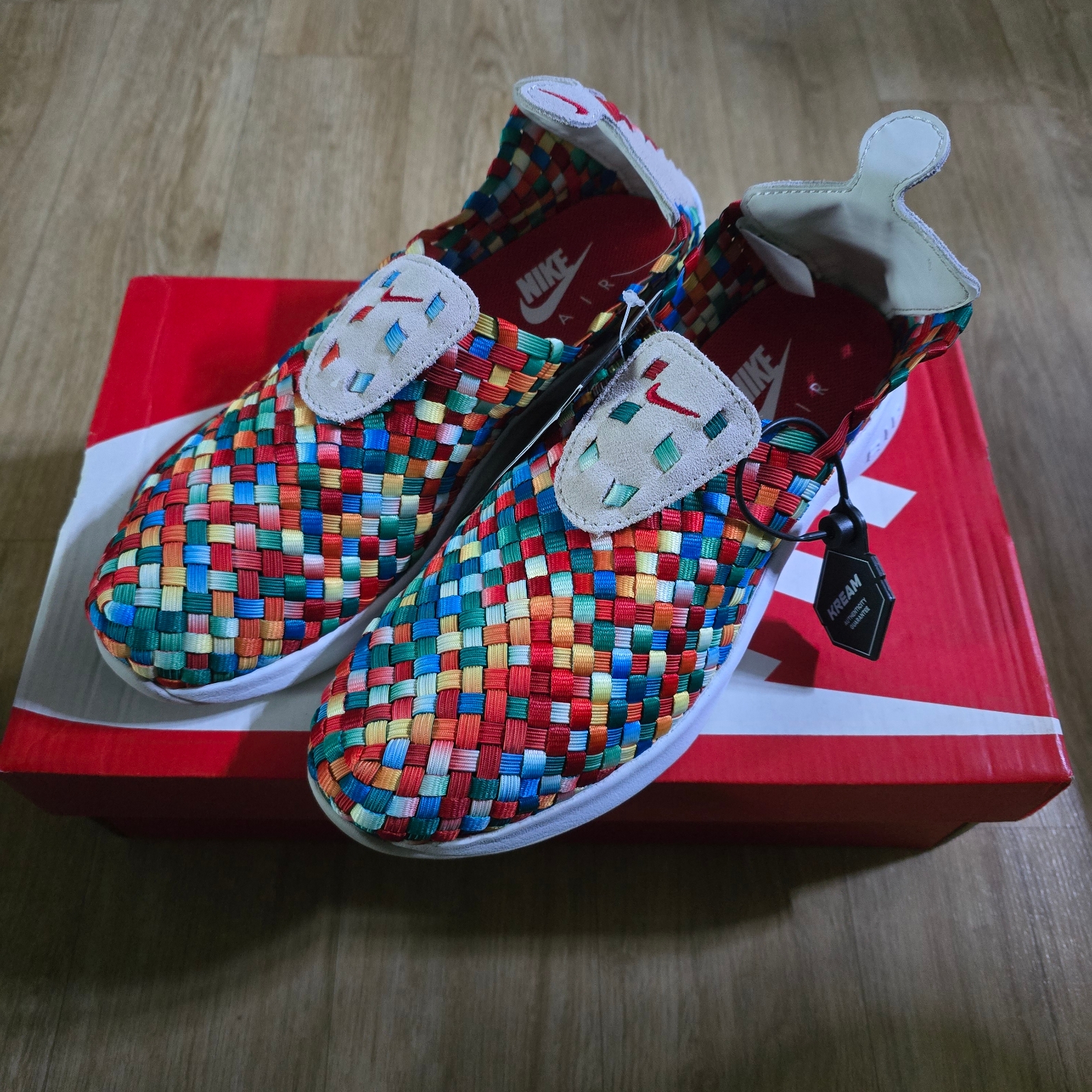 Nike Air Woven Rainbow 2017 착용 스타일