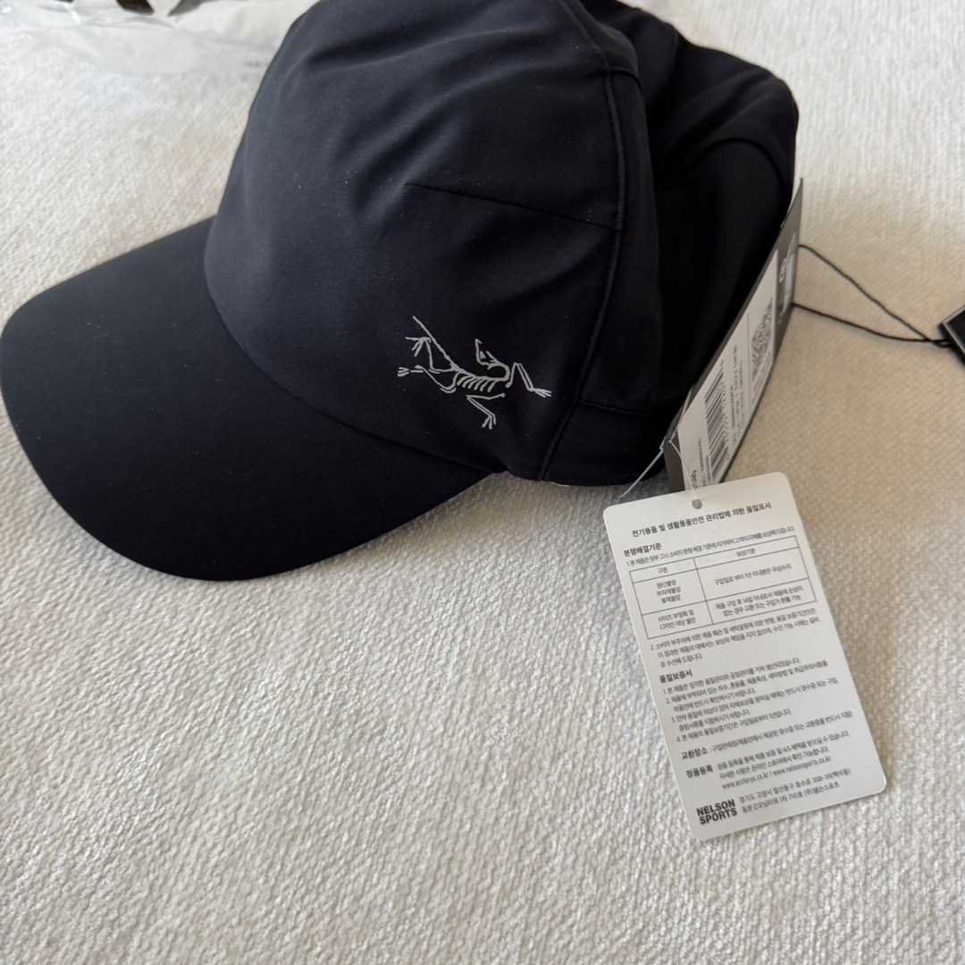 Arc'teryx Calvus Cap Black 착용 스타일