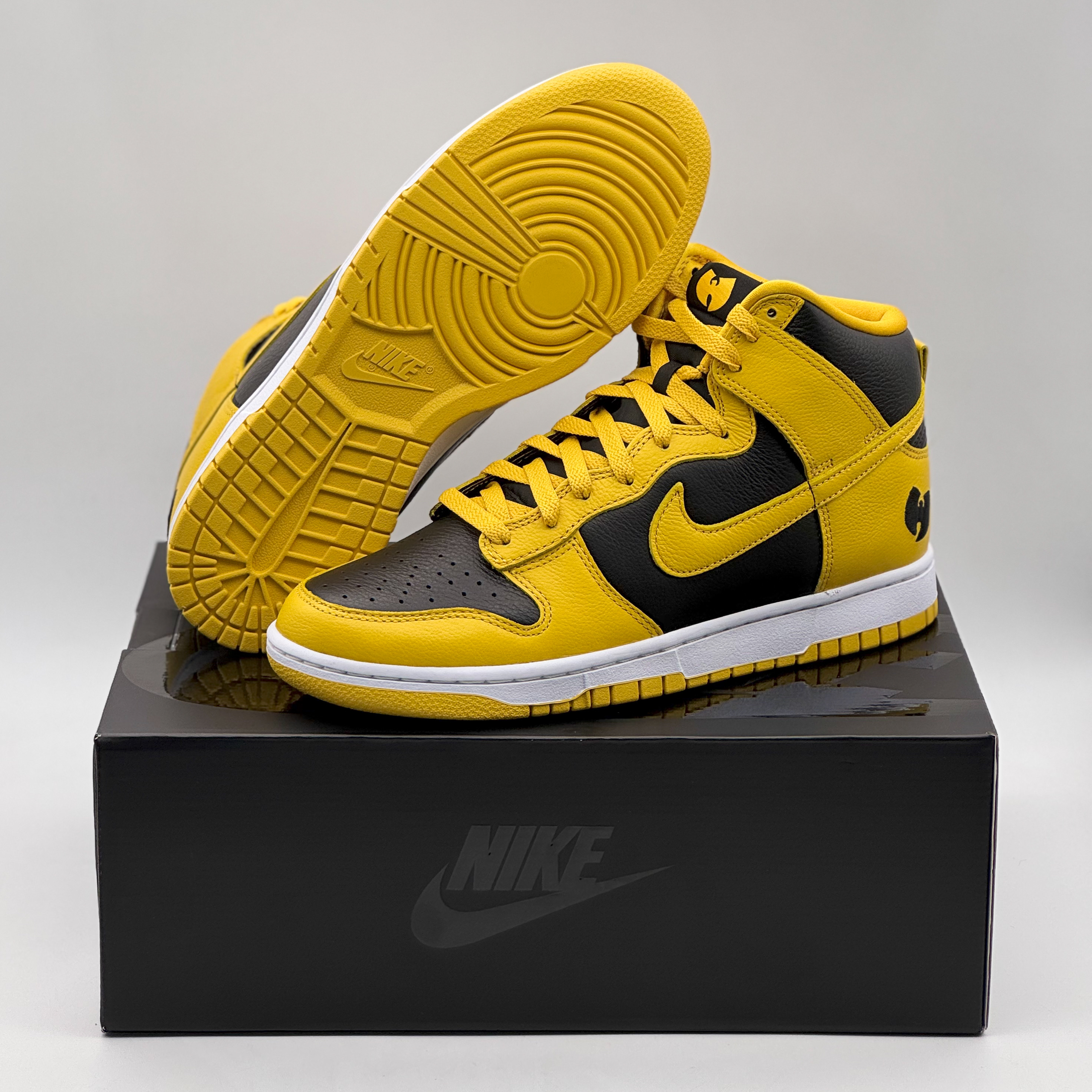 Nike Wu-Tang Clan Dunk High Black and Pollen 착용 스타일 - 1