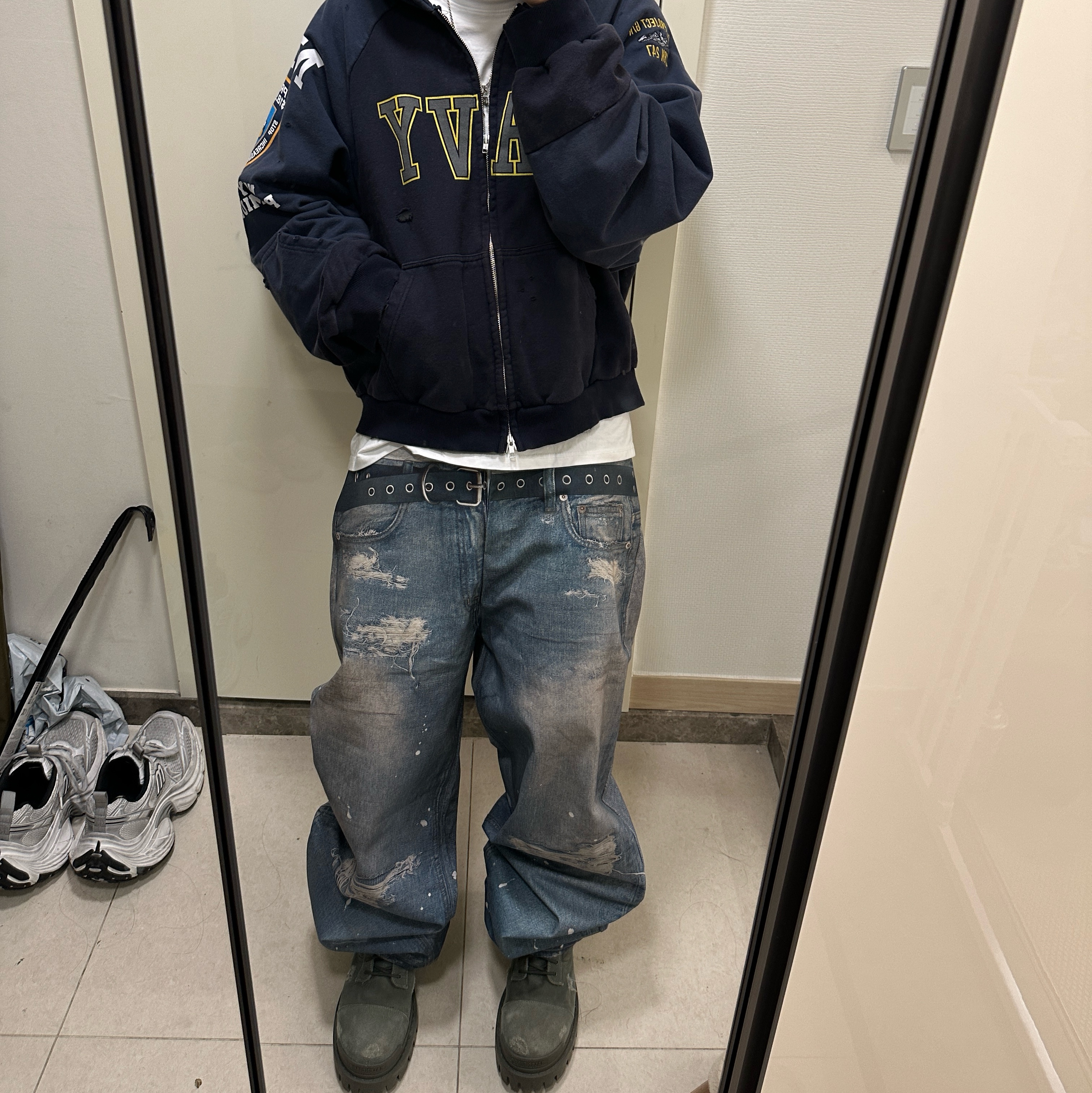 Project G/R Trompe-L’Oeil Denim Printed Pants Blue, Project G/R Reconstructed Folded Zip Hoodie Navy 착용 스타일 - 1
