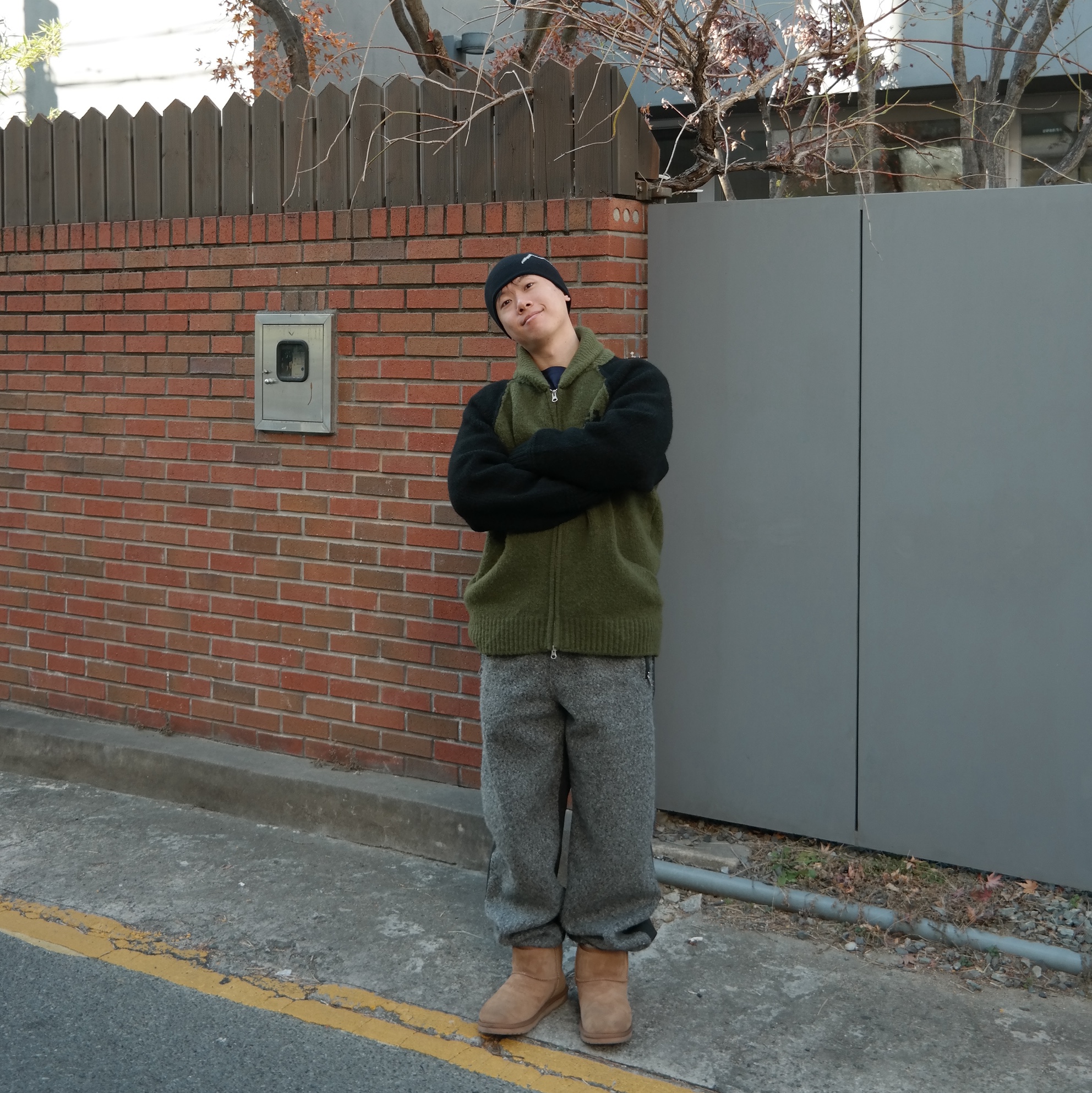 Cayl Logo Short Beanie Black, UGG Classic Mini Boots Chestnut 착용 스타일 - 4