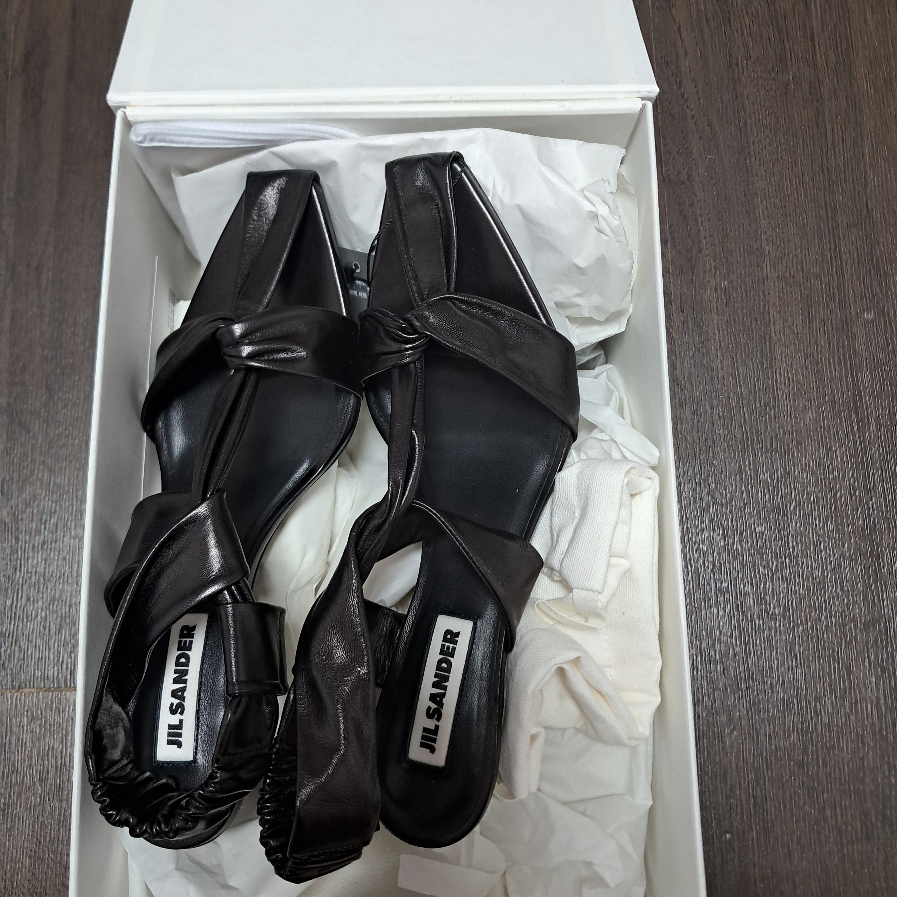 (W) Jil Sander Louis-Heeled High Leather Sandals Black 착용 스타일