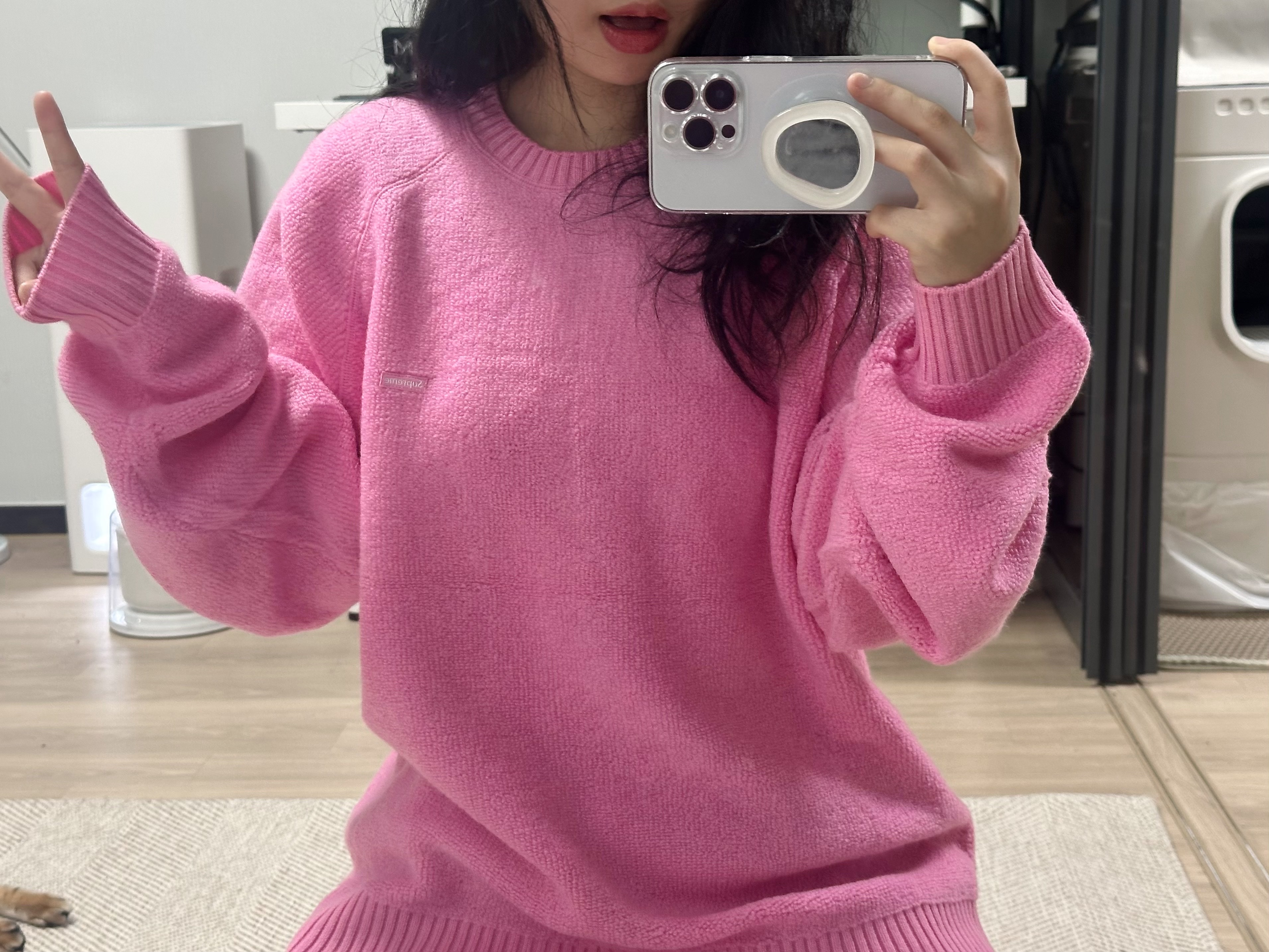 Supreme Terry Small Box Sweater Pink - 24FW 착용 스타일 - 2