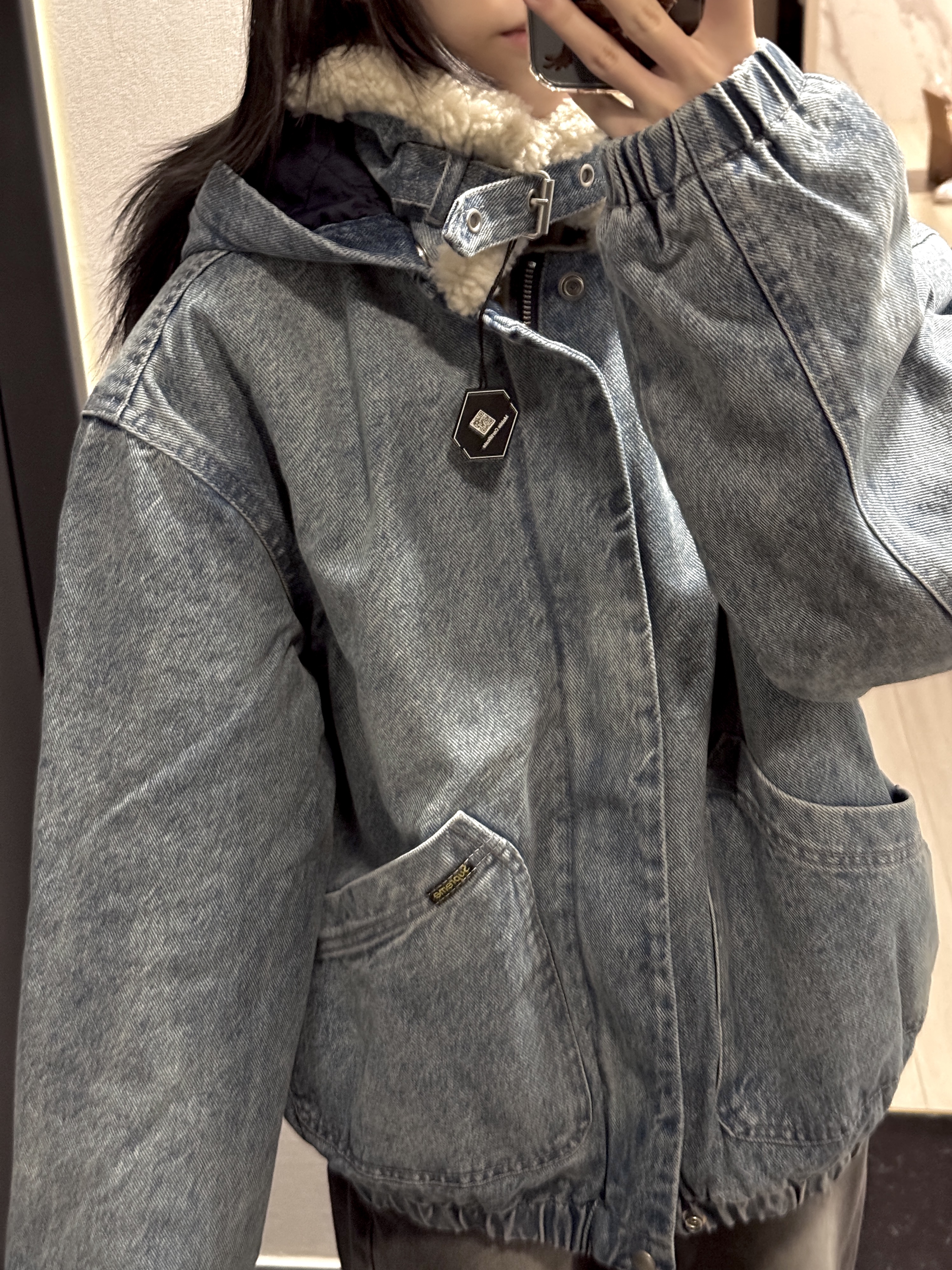 Supreme Faux Shearling Lined Bomber Jacket Denim - 24FW 착용 스타일