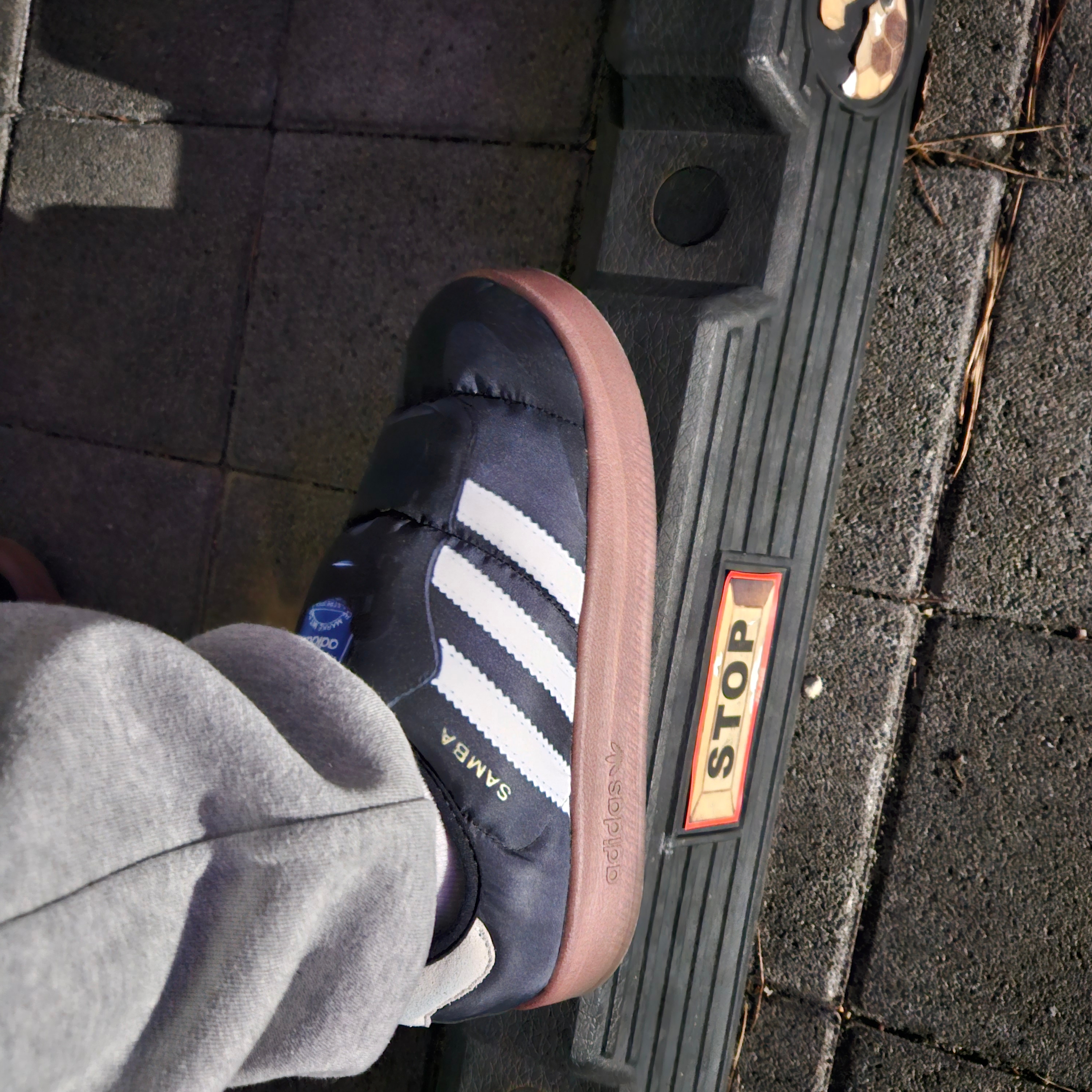 Adidas Puffylette Samba Core Black 착용 스타일