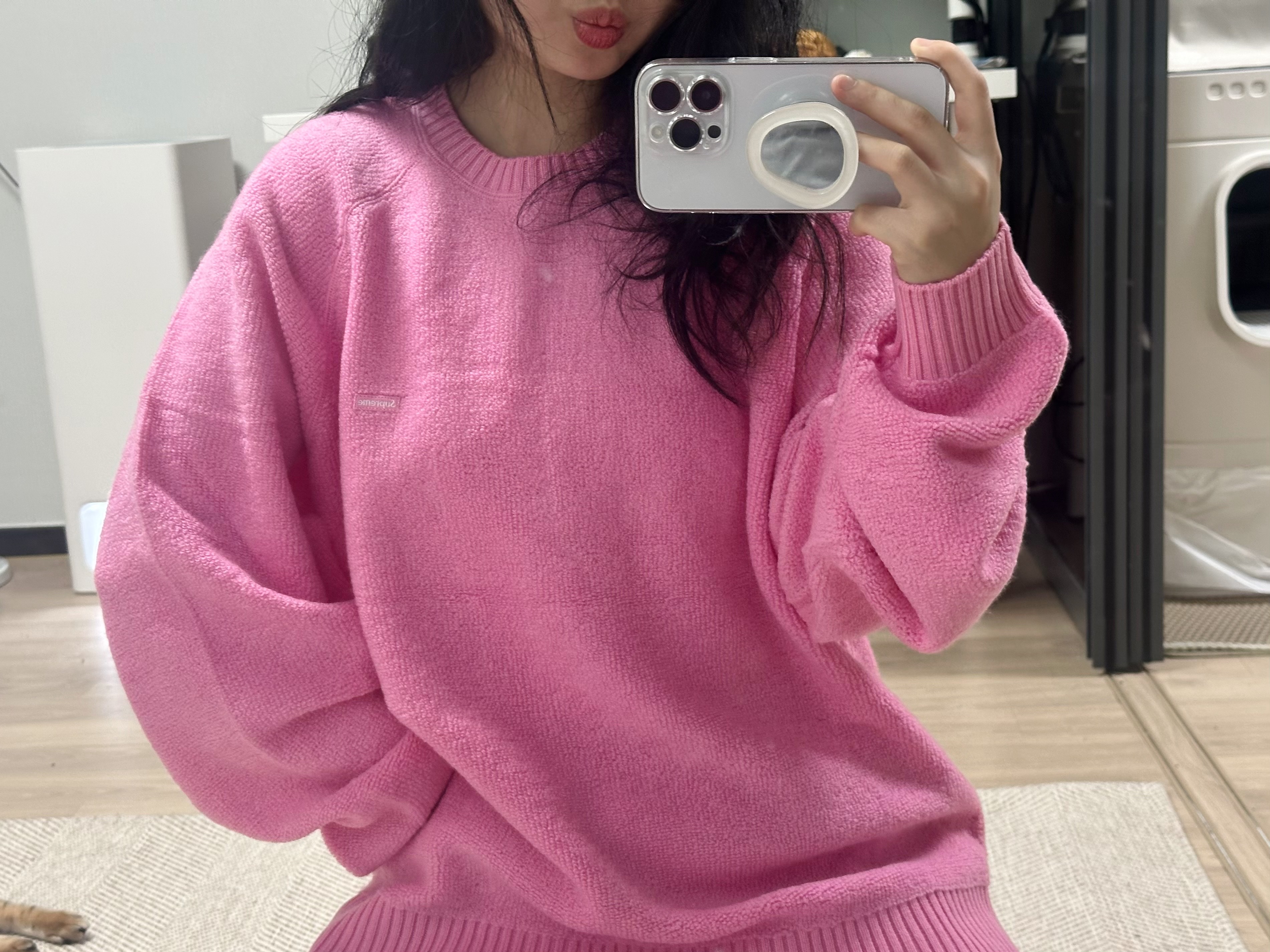 Supreme Terry Small Box Sweater Pink - 24FW 착용 스타일 - 3