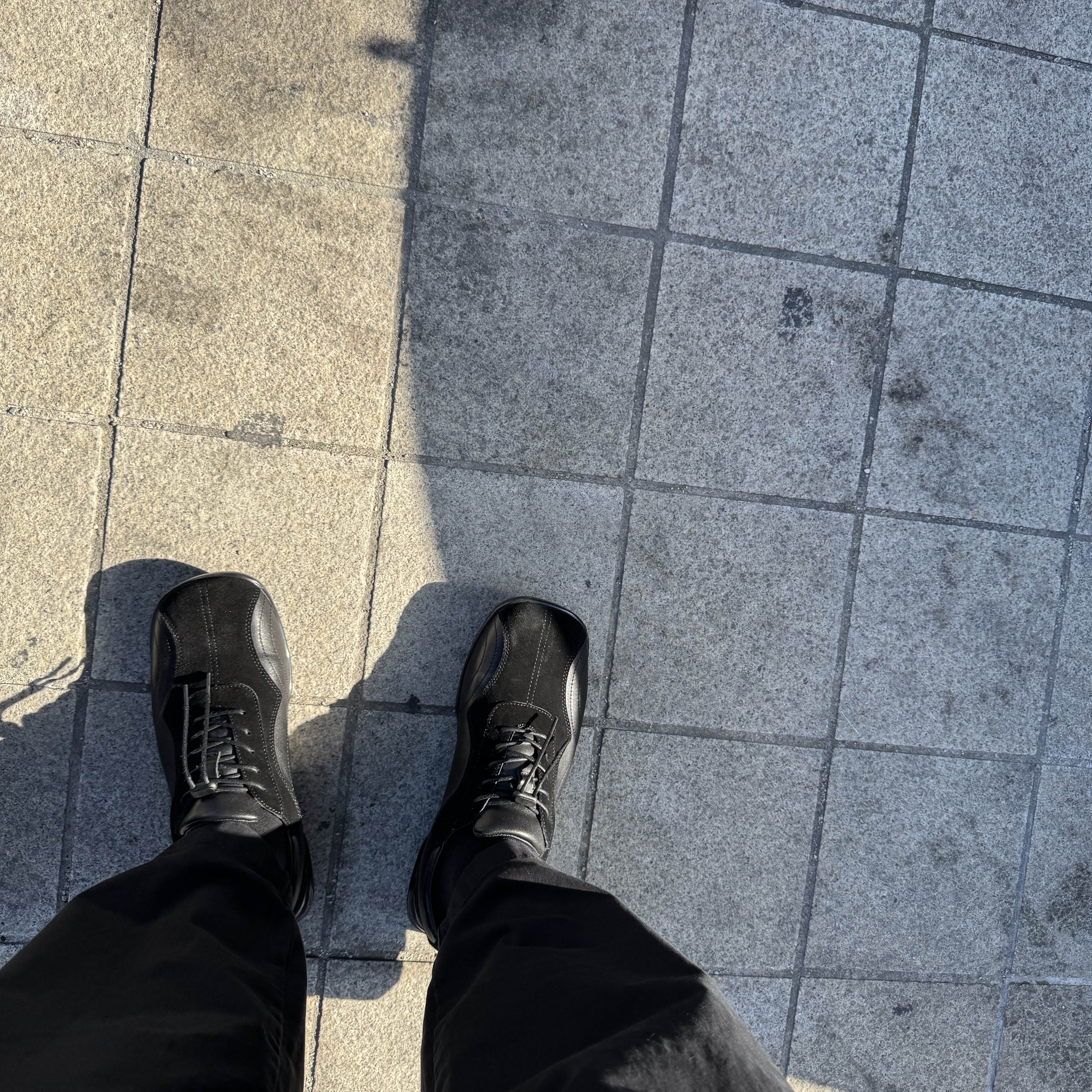Pemont Square Black 착용 스타일