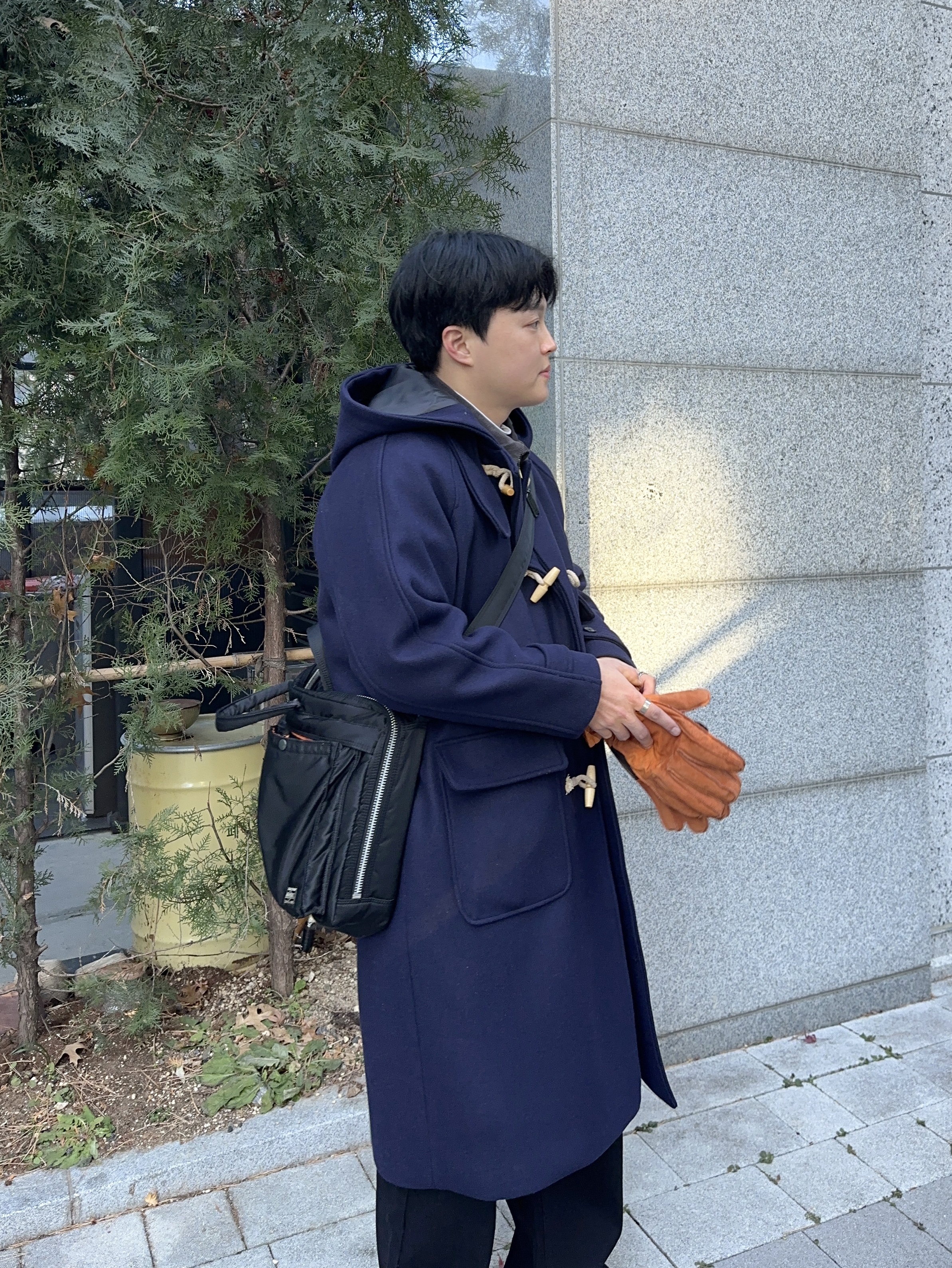 Porter Tanker 2Way Briefcase Black 착용 스타일