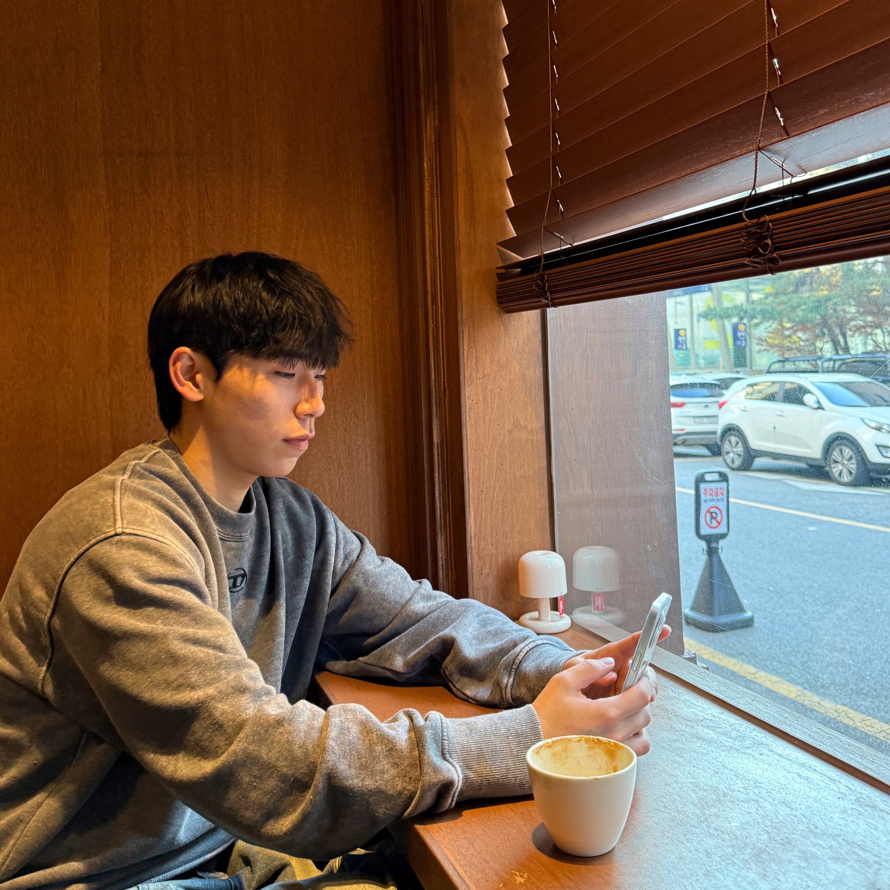 Diesel S-Macs-G1 Overdyed Sweatshirt with Logo Black, On Running x Post Archive Faction (Paf) Cloudventure Peak Cacao Espresso 착용 스타일 - 1