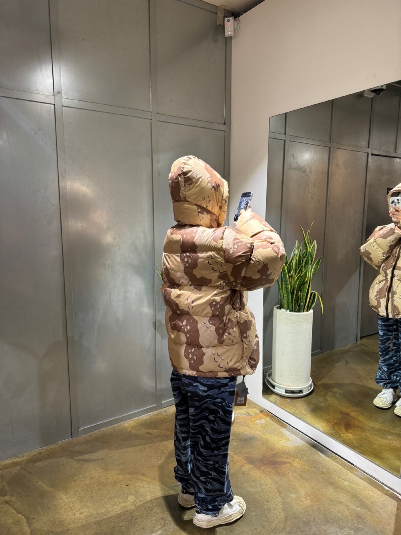 Stussy Camo Ripstop Down Parka Khaki 착용 스타일