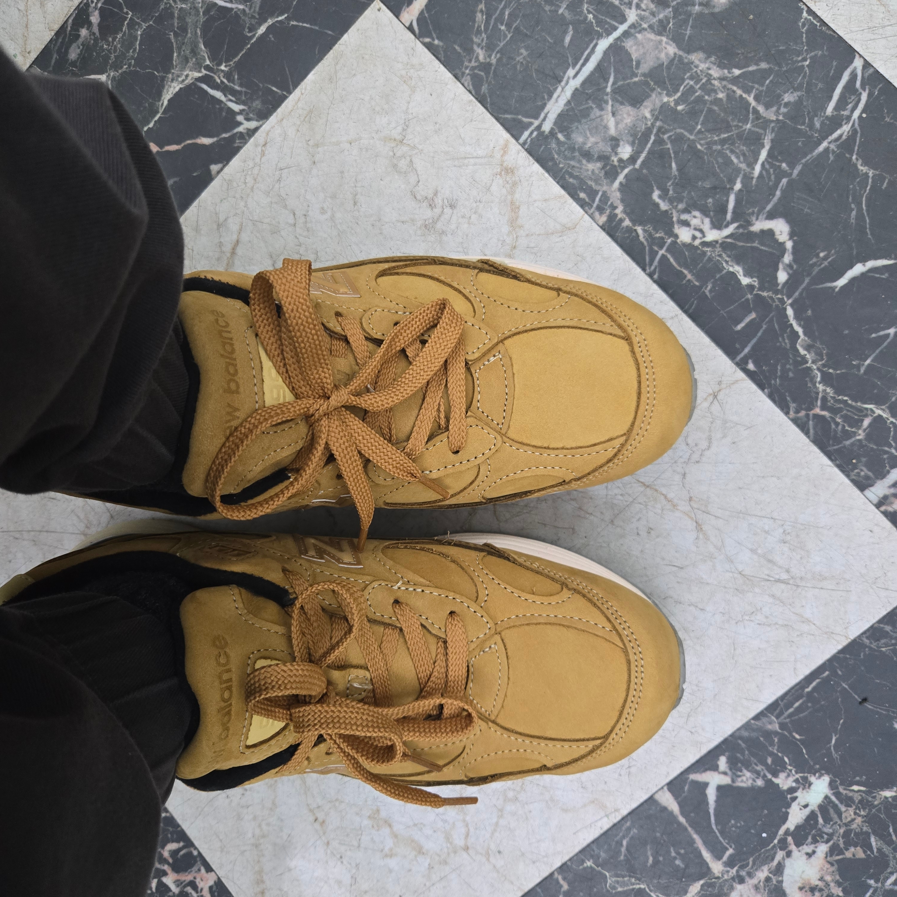 New Balance 992 Made in USA Brown 착용 스타일