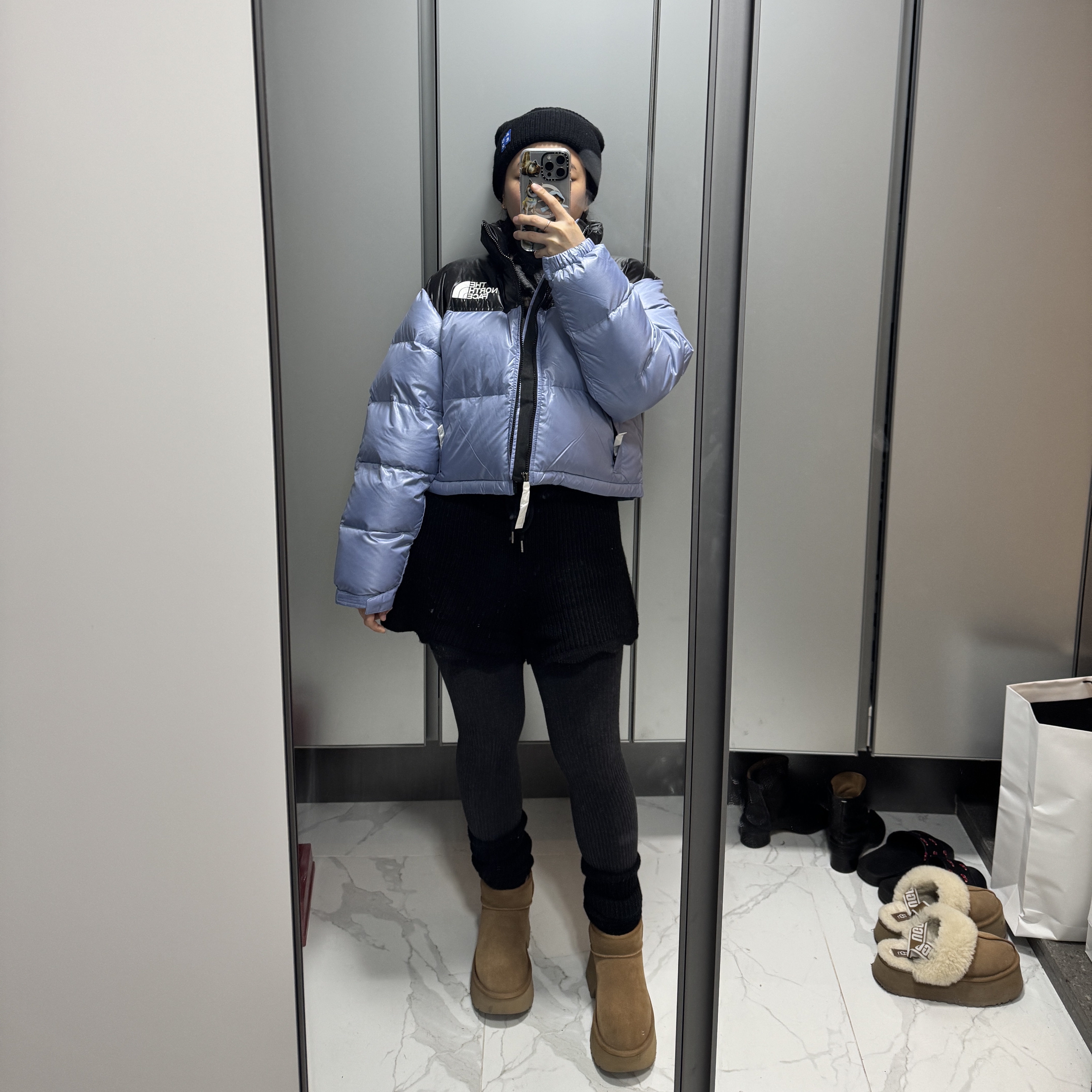 (W) The North Face Nuptse Short Jacket Folk Blue, Ader Error Sig; TRS Tag Beanie 01 Noir 착용 스타일